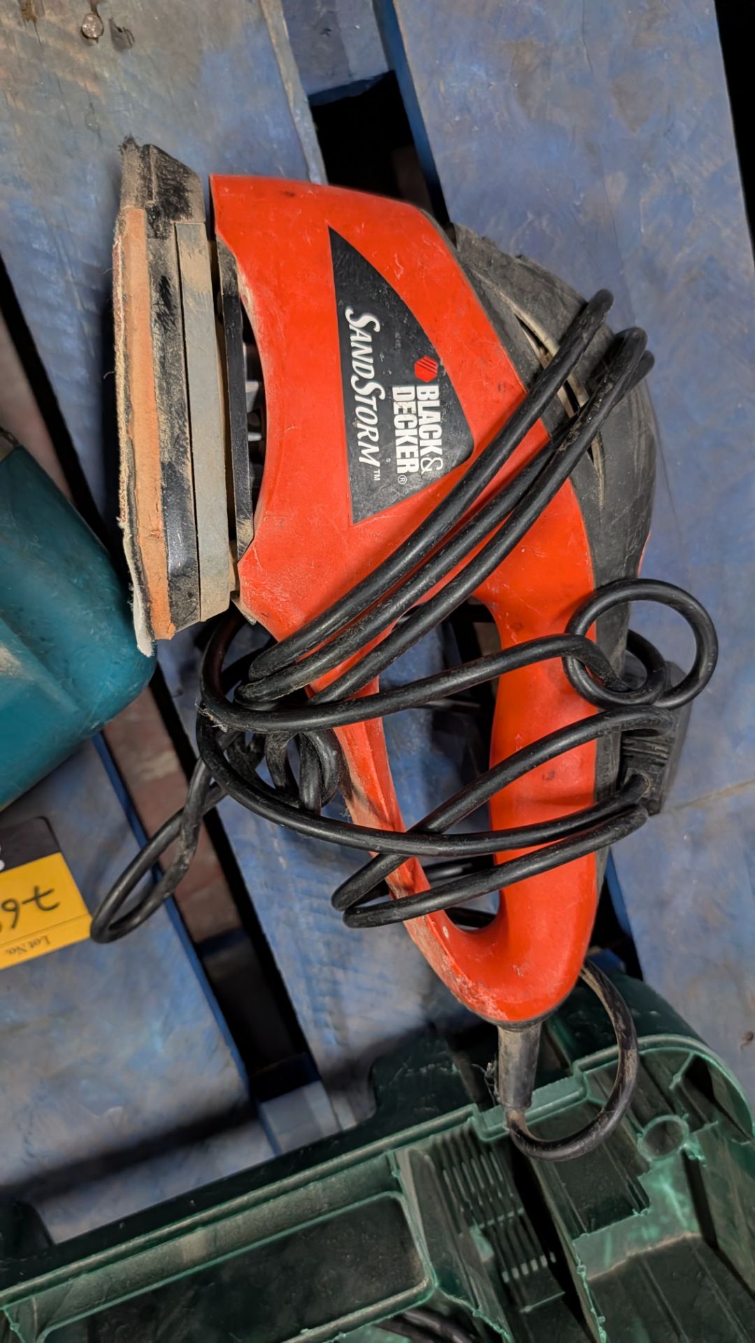 Power Tools comprising Black and Decker Sand Storm Sander, Makita Jigsaw and Bosch Multi- Tool. - Image 6 of 15