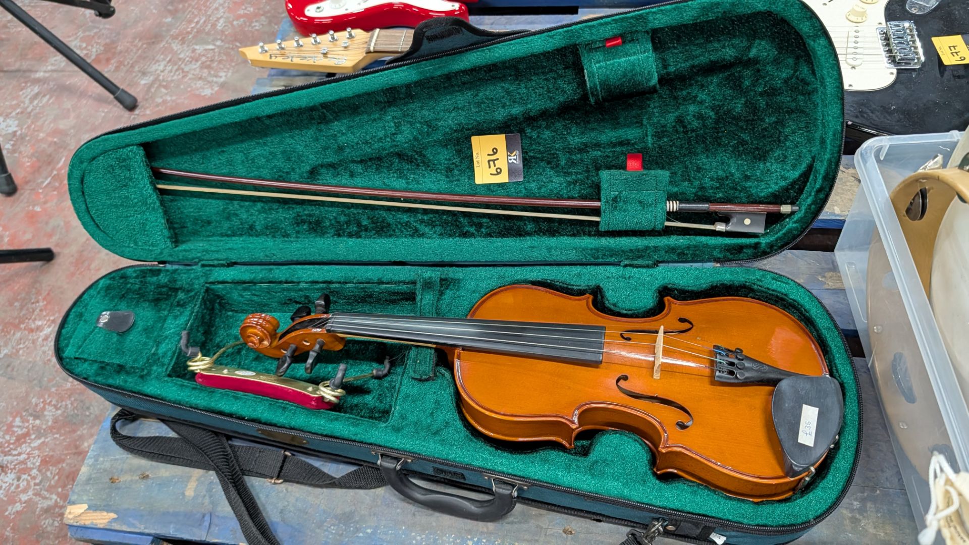 Violin in Case including Bow and Detachable Chin Rest. - Image 10 of 15