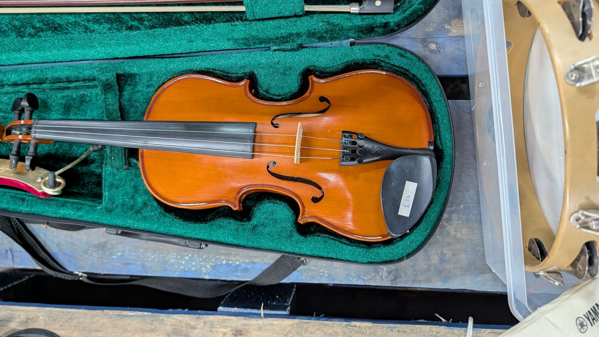 Violin in Case including Bow and Detachable Chin Rest. - Image 4 of 15