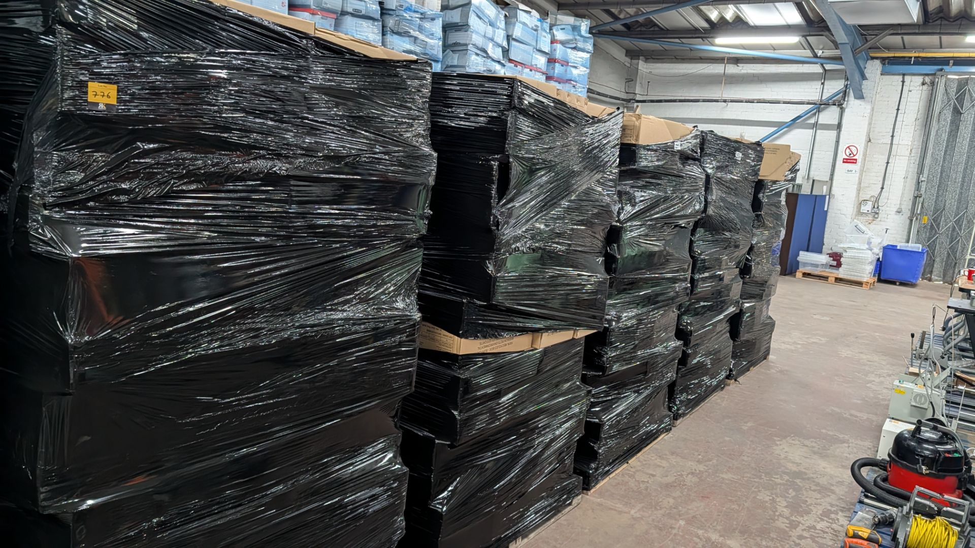 5 Pallets of pre- made Heavy Duty Cardboard Boxes. Each Comprising a box and lid. Approx. 250 Boxes - Image 11 of 15