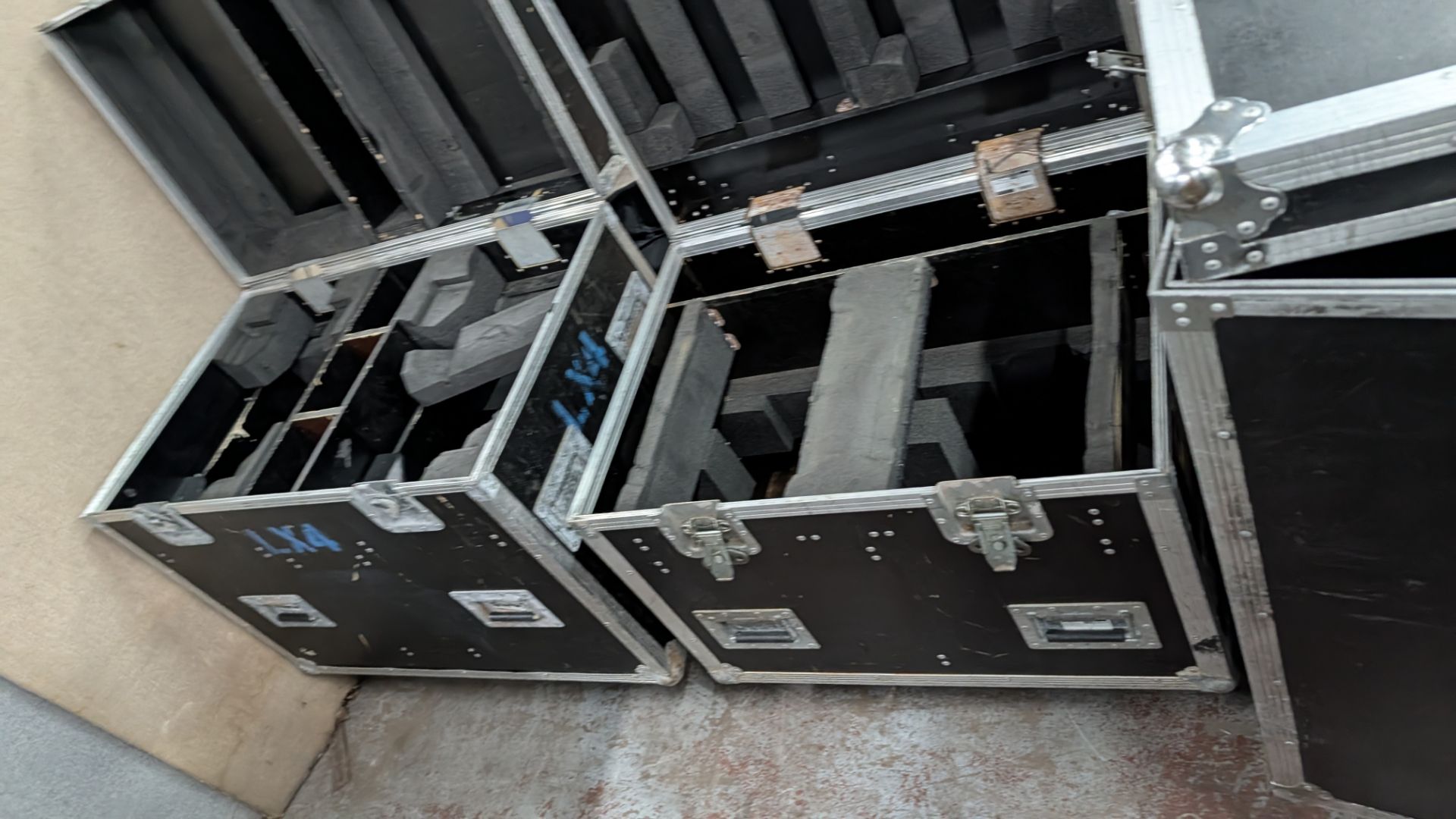 2 off Assorted Large Mobile Chest Flight Cases. - Image 6 of 9
