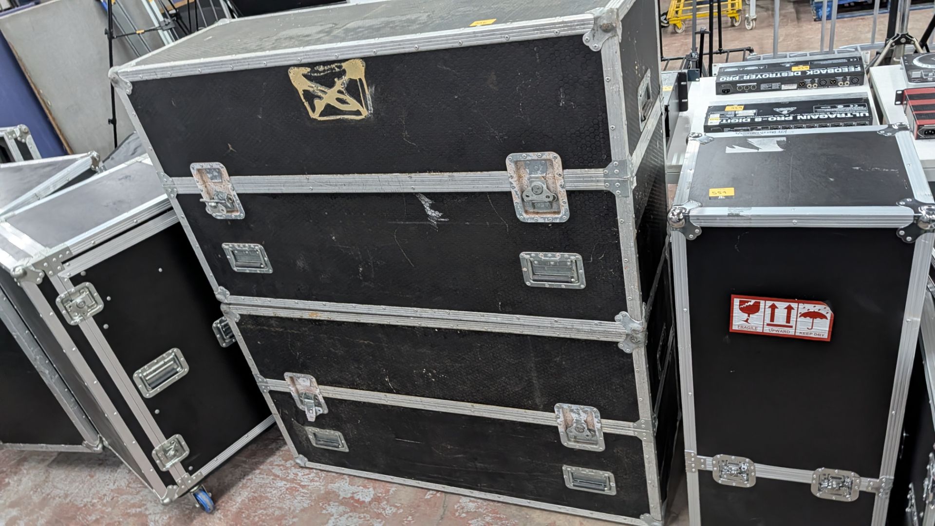 2 off Large Chest Style Flight Cases. - Image 2 of 10