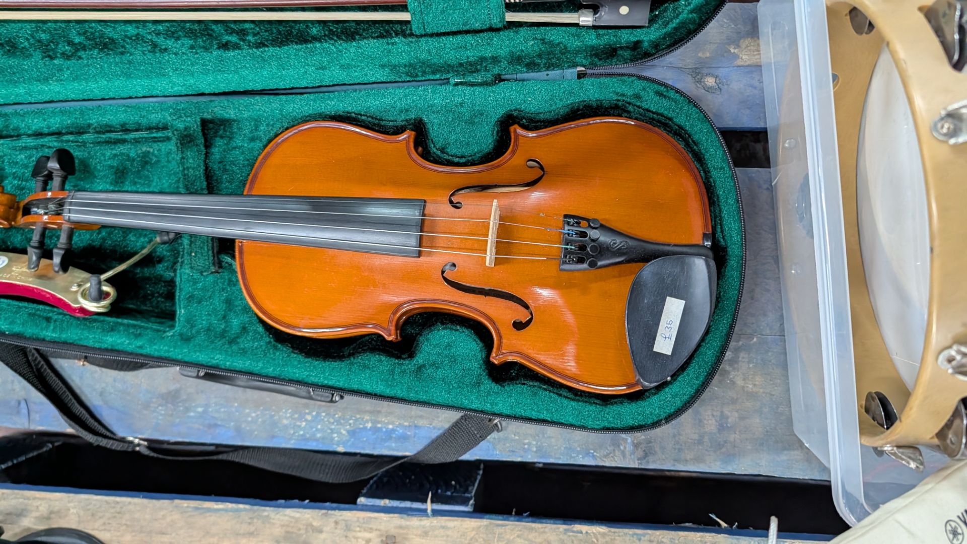 Violin in Case including Bow and Detachable Chin Rest. - Image 5 of 15