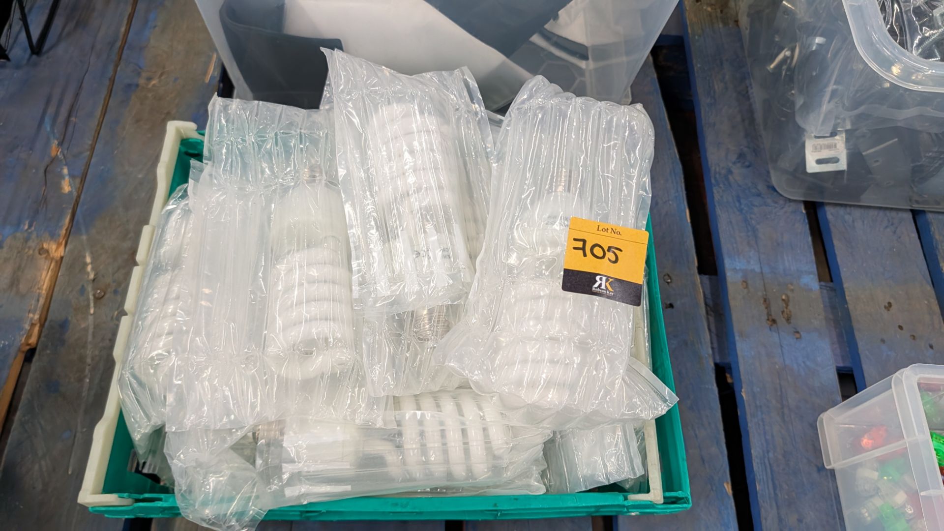 The contents of a Pallet of miscellaneous Items. Including Brackets and Casters, Bulbs, Coloured Con - Image 7 of 19