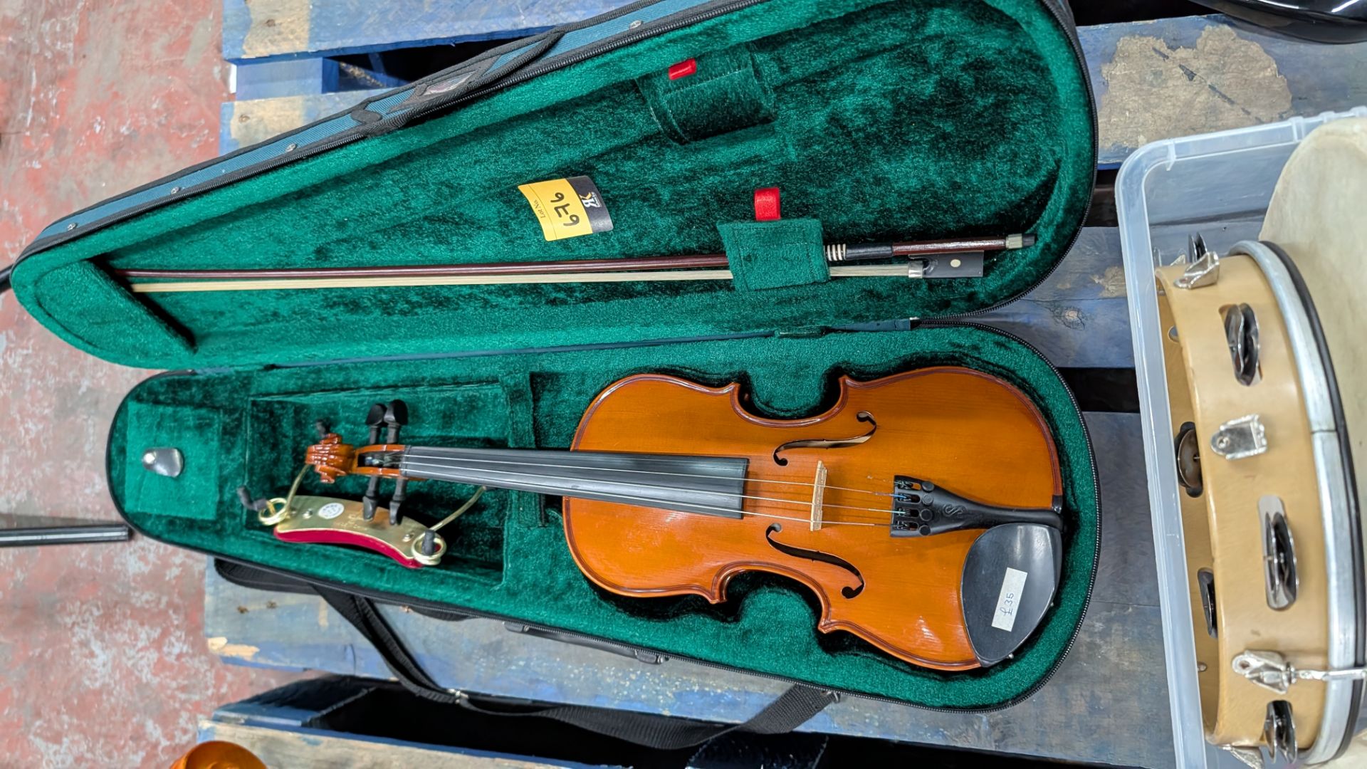 Violin in Case including Bow and Detachable Chin Rest. - Image 3 of 15