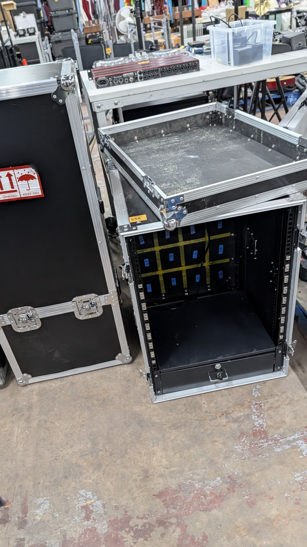 Flight Case with rack mounting brackets down each side and drawer at the bottom. - Image 3 of 11
