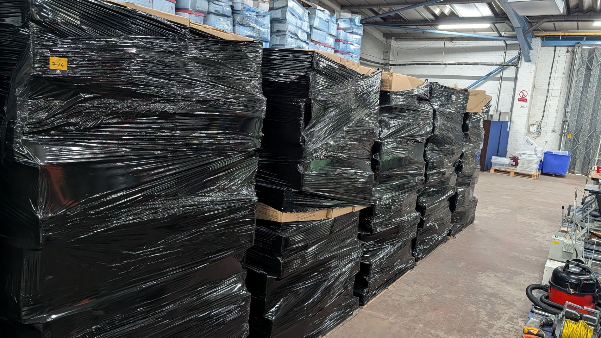 5 Pallets of pre- made Heavy Duty Cardboard Boxes. Each Comprising a box and lid. Approx. 250 Boxes - Image 12 of 15