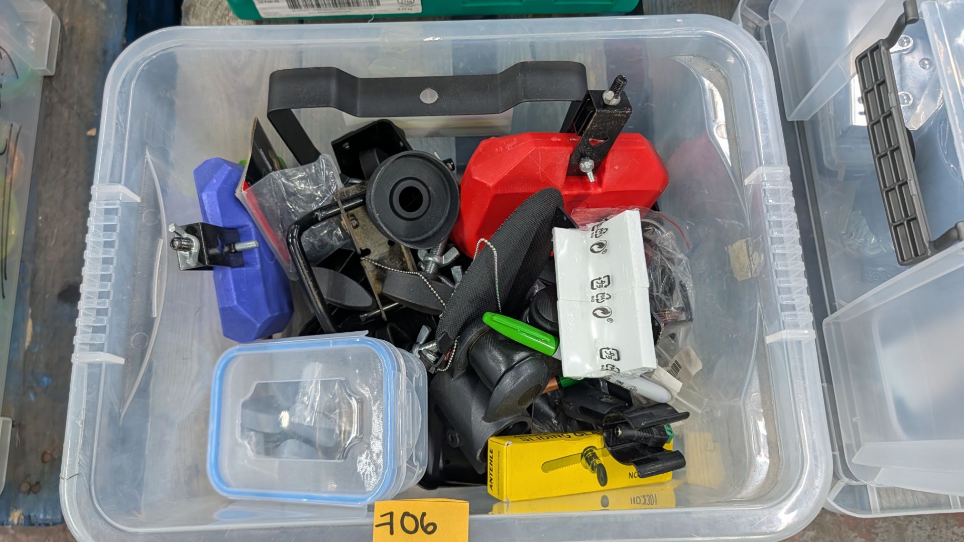 The contents of a Pallet of miscellaneous Hardware Items, Tools, Accessories and more. - Image 4 of 18
