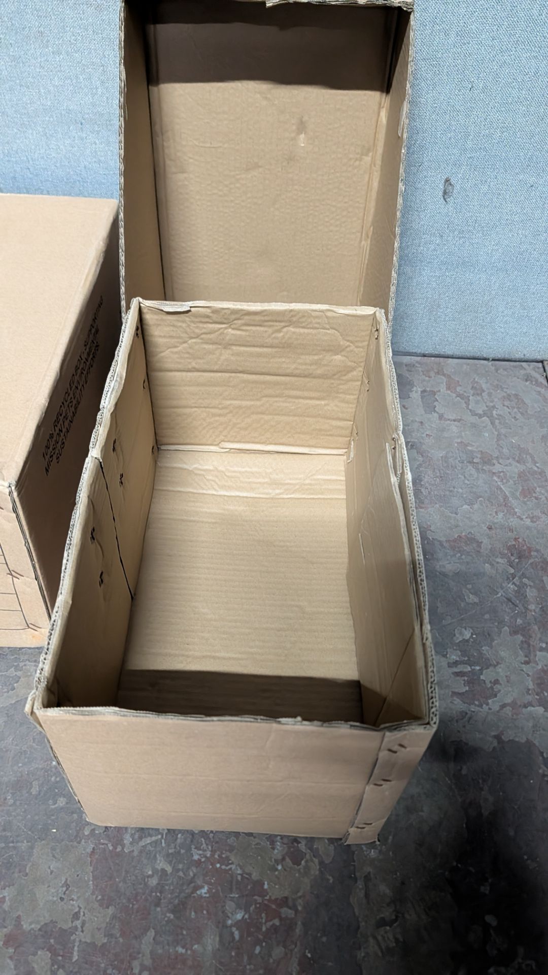 5 Pallets of pre- made Heavy Duty Cardboard Boxes. Each Comprising a box and lid. Approx. 250 Boxes - Image 3 of 15