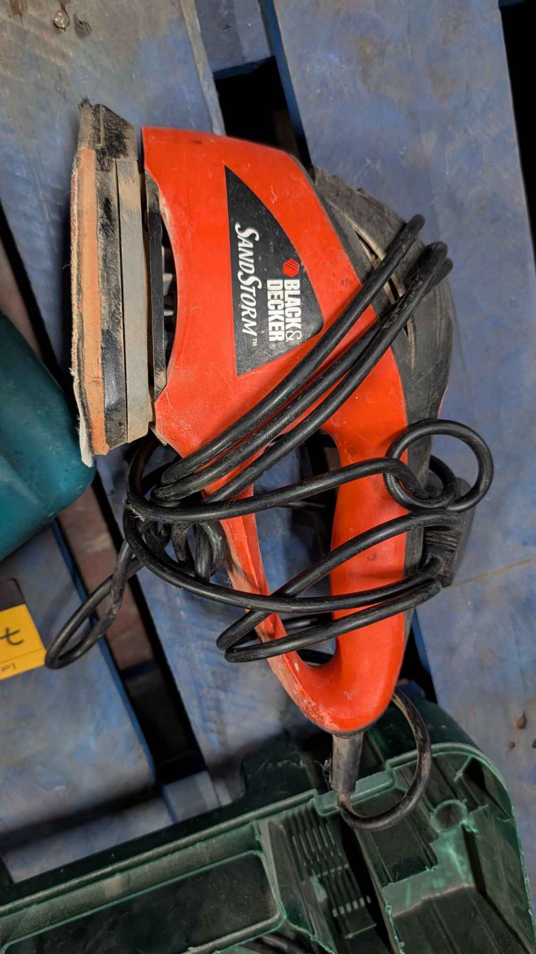Power Tools comprising Black and Decker Sand Storm Sander, Makita Jigsaw and Bosch Multi- Tool. - Image 4 of 15