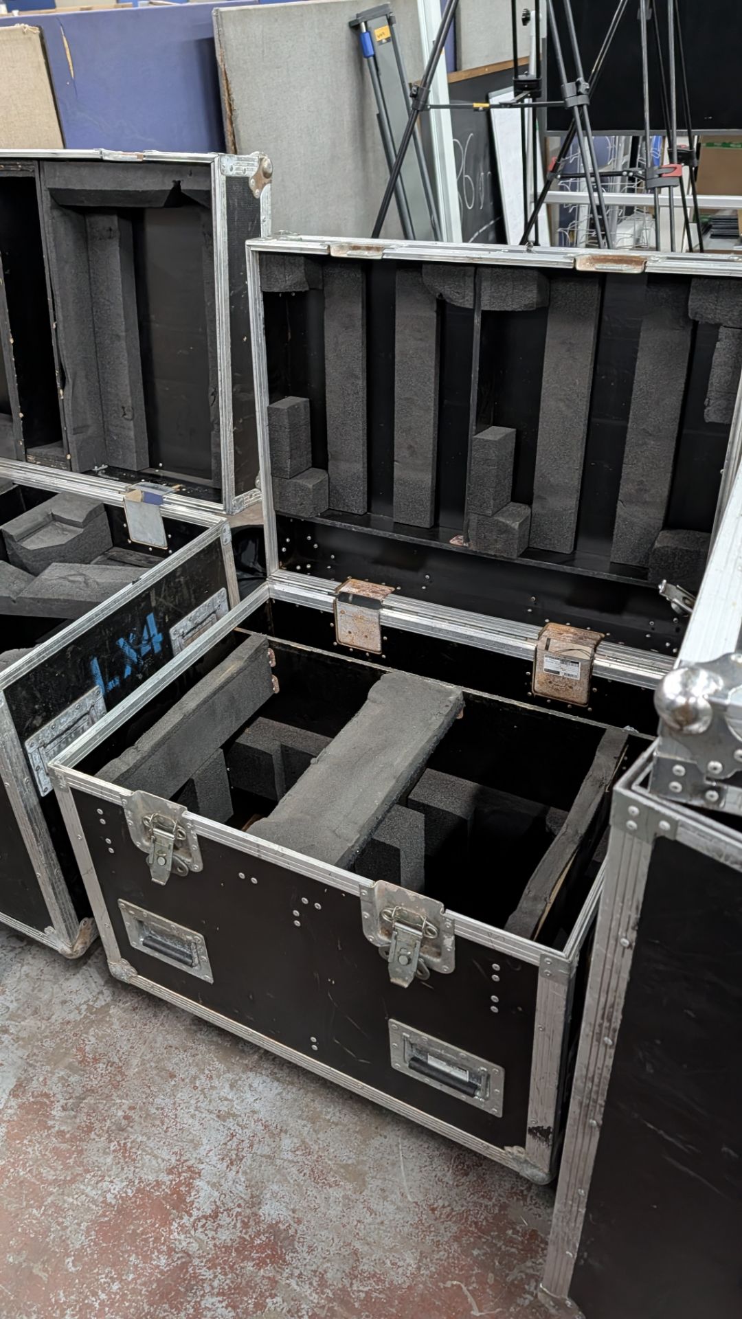 2 off Assorted Large Mobile Chest Flight Cases. - Image 9 of 9