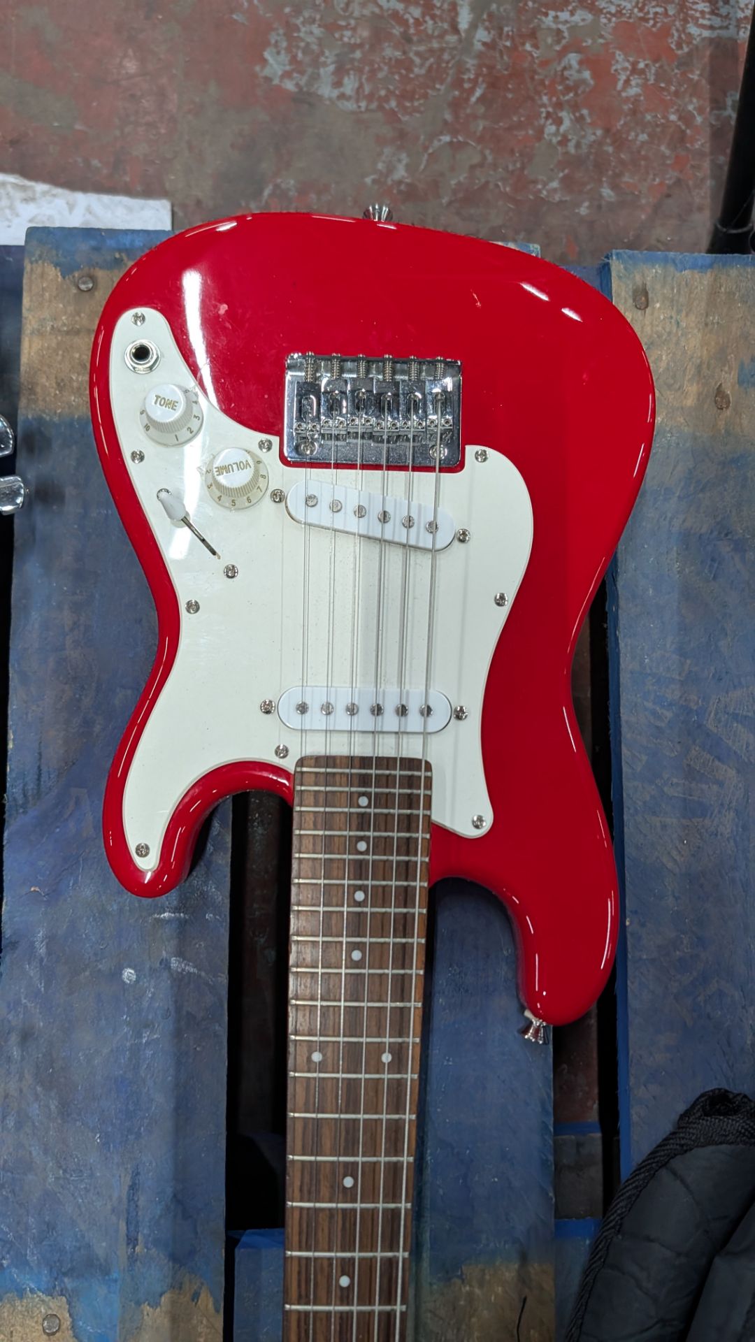2 off Assorted Electric Guitars by Berkeley and Crafter. - Image 13 of 17