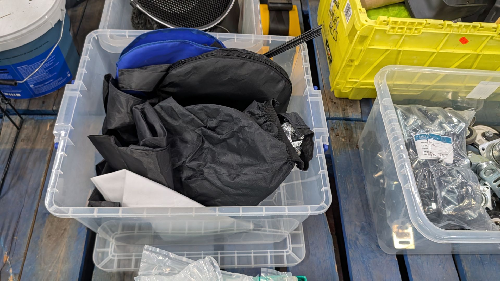 The contents of a Pallet of miscellaneous Items. Including Brackets and Casters, Bulbs, Coloured Con - Image 9 of 19