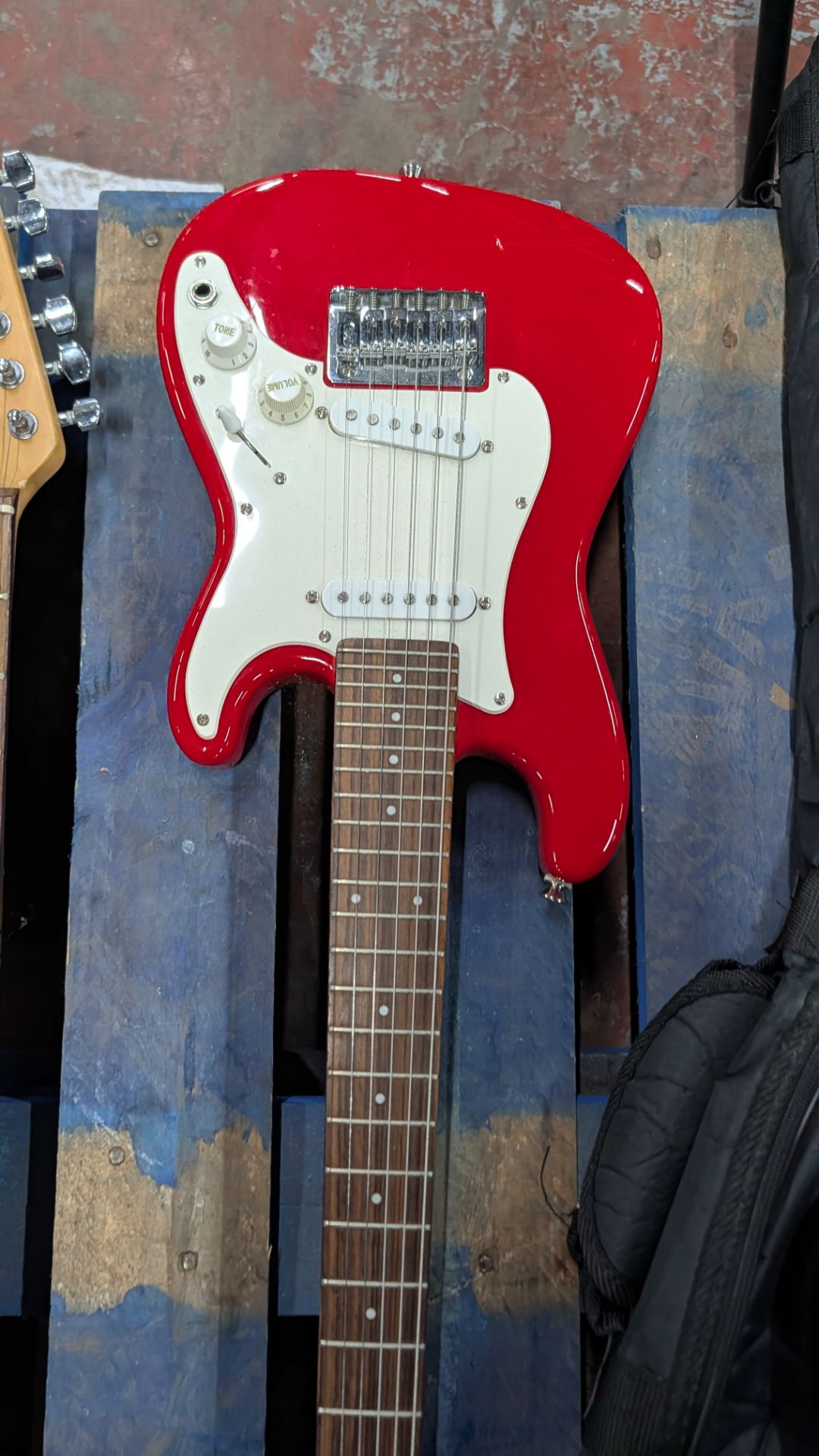 2 off Assorted Electric Guitars by Berkeley and Crafter. - Image 14 of 17