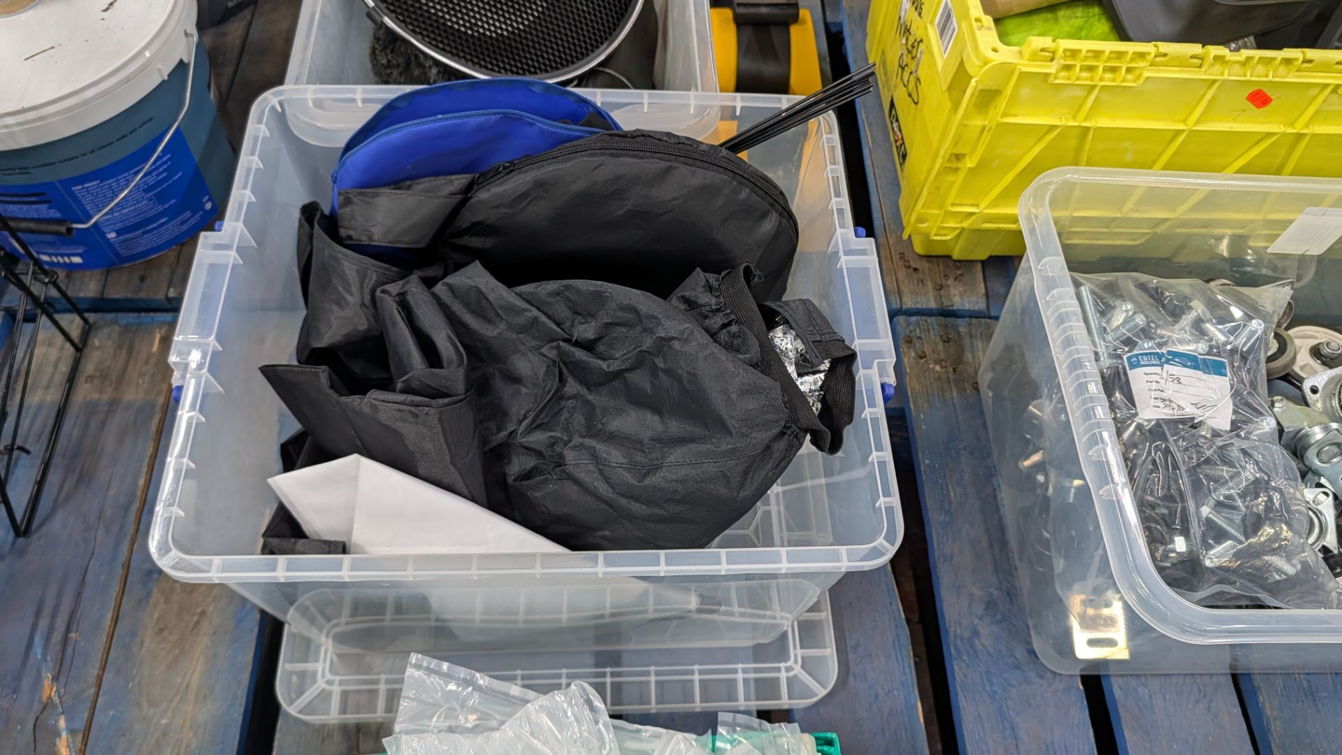 The contents of a Pallet of miscellaneous Items. Including Brackets and Casters, Bulbs, Coloured Con - Image 10 of 19