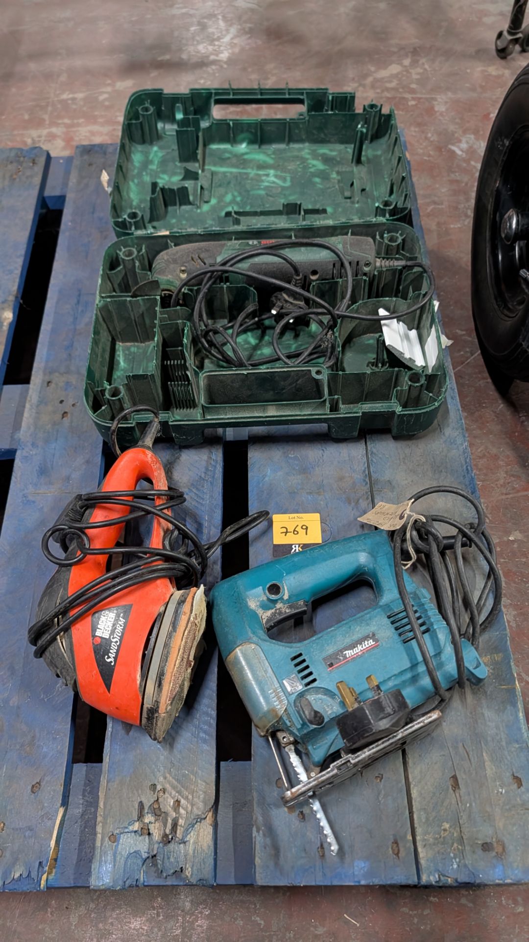 Power Tools comprising Black and Decker Sand Storm Sander, Makita Jigsaw and Bosch Multi- Tool. - Image 3 of 15