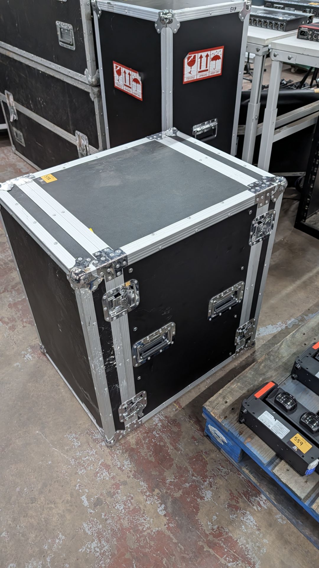 Flight Case with rack mounting brackets down each side and drawer at the bottom. - Image 10 of 11