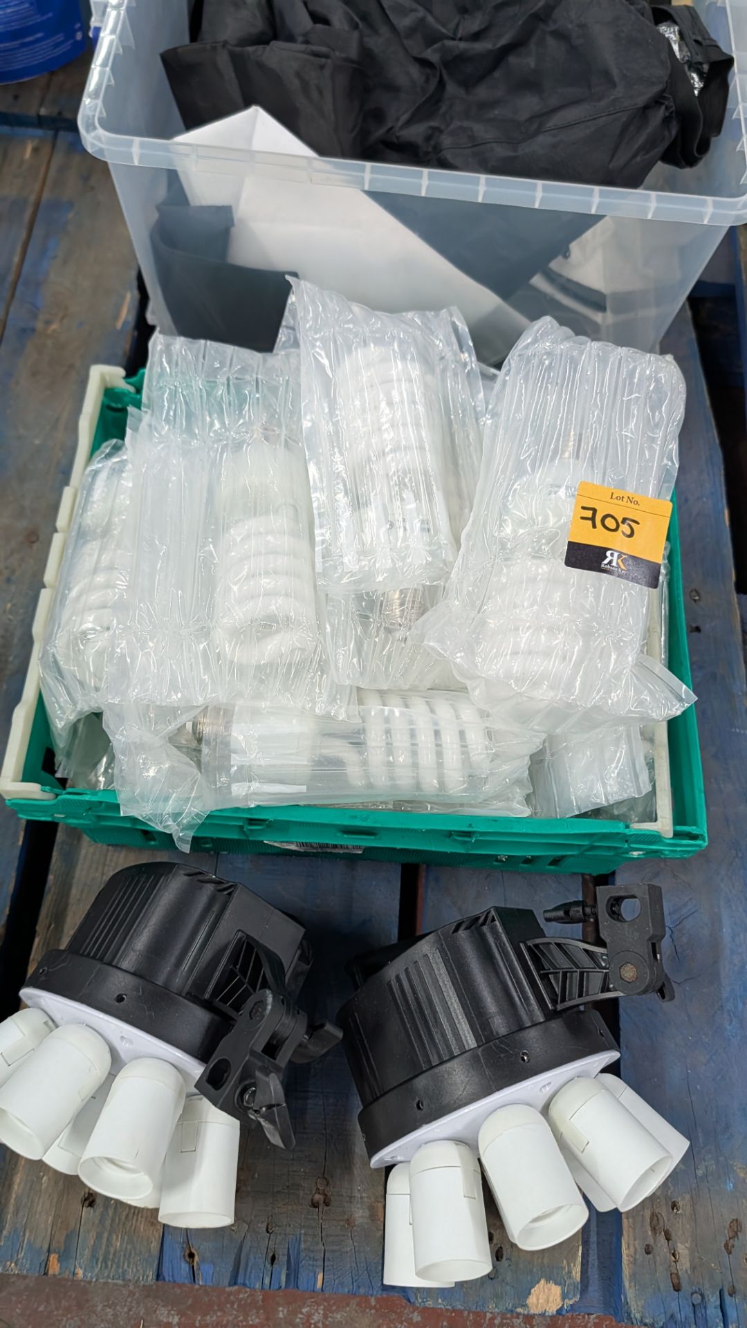 The contents of a Pallet of miscellaneous Items. Including Brackets and Casters, Bulbs, Coloured Con - Image 6 of 19