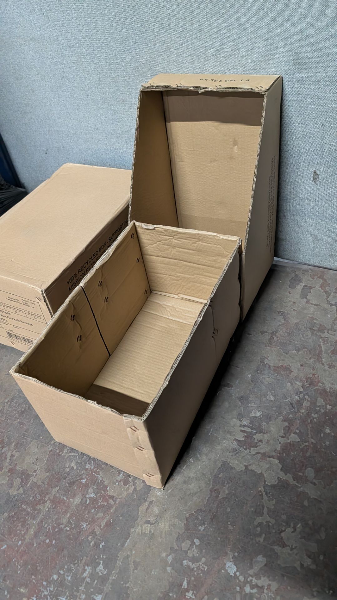 5 Pallets of pre- made Heavy Duty Cardboard Boxes. Each Comprising a box and lid. Approx. 250 Boxes - Image 6 of 15