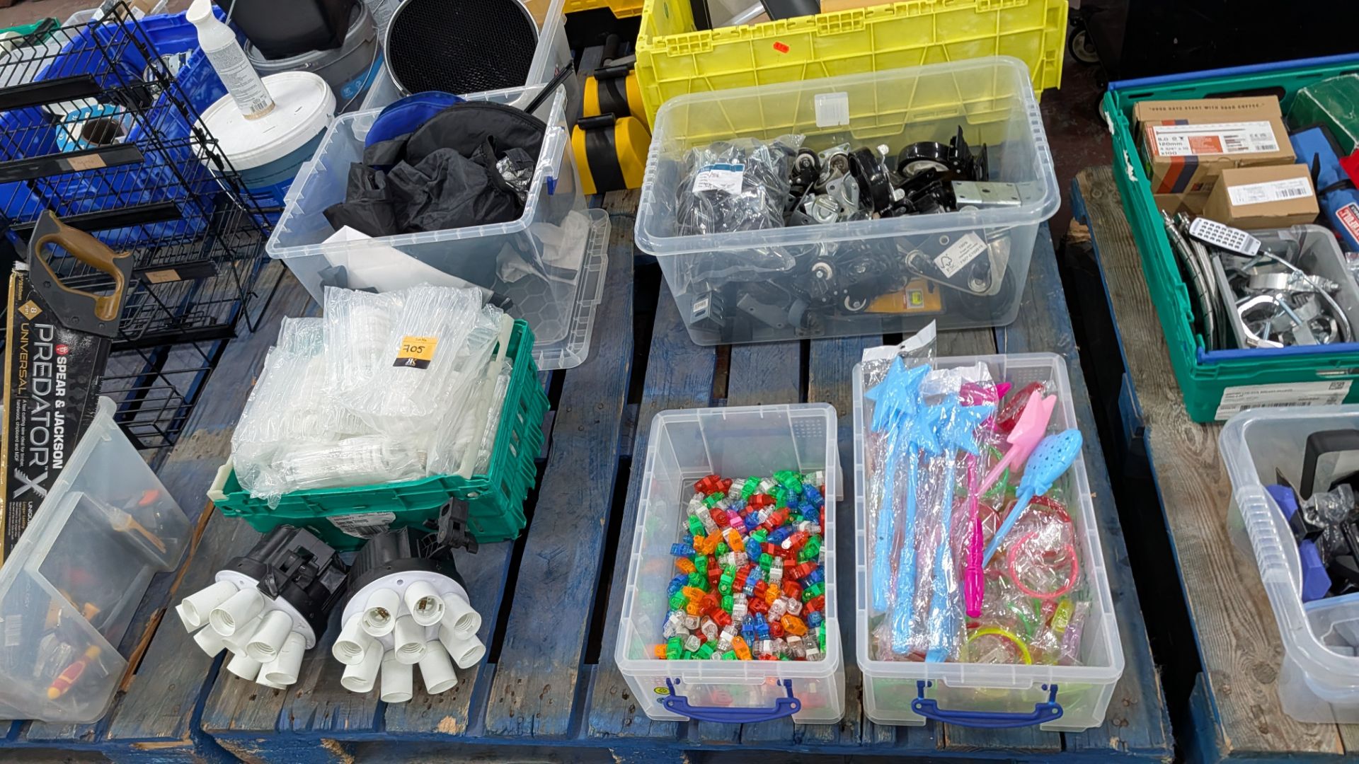The contents of a Pallet of miscellaneous Items. Including Brackets and Casters, Bulbs, Coloured Con - Image 19 of 19