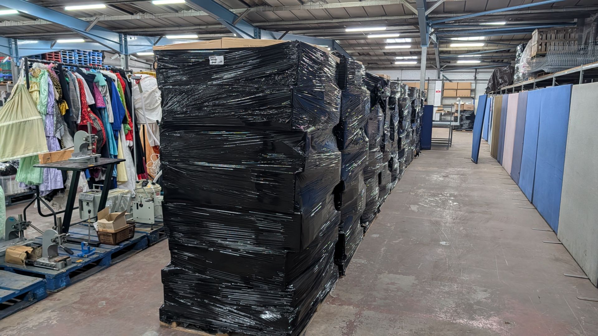 5 Pallets of pre- made Heavy Duty Cardboard Boxes. Each Comprising a box and lid. Approx. 250 Boxes - Image 14 of 15