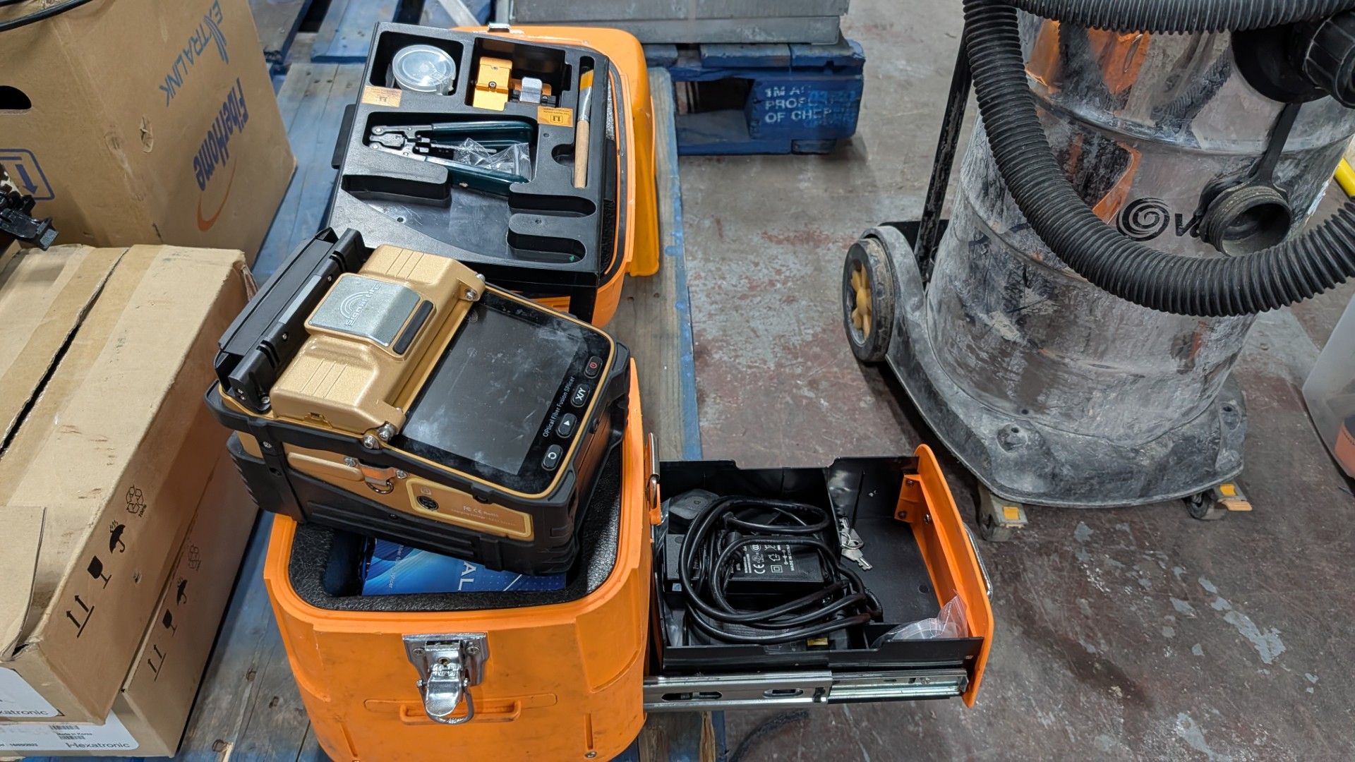 Signal Fire Optical Fiber Fusion Splicer in case. Model AI-8C