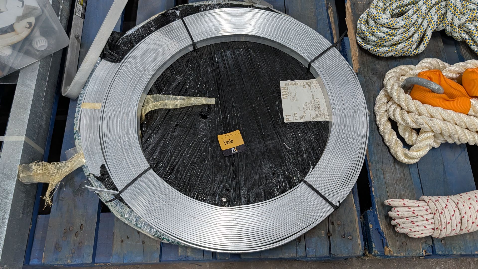 Contents of a Pallet of miscellaneous equipment, including Ladder Stays, Brackets/Mounts and Alumini - Image 5 of 14