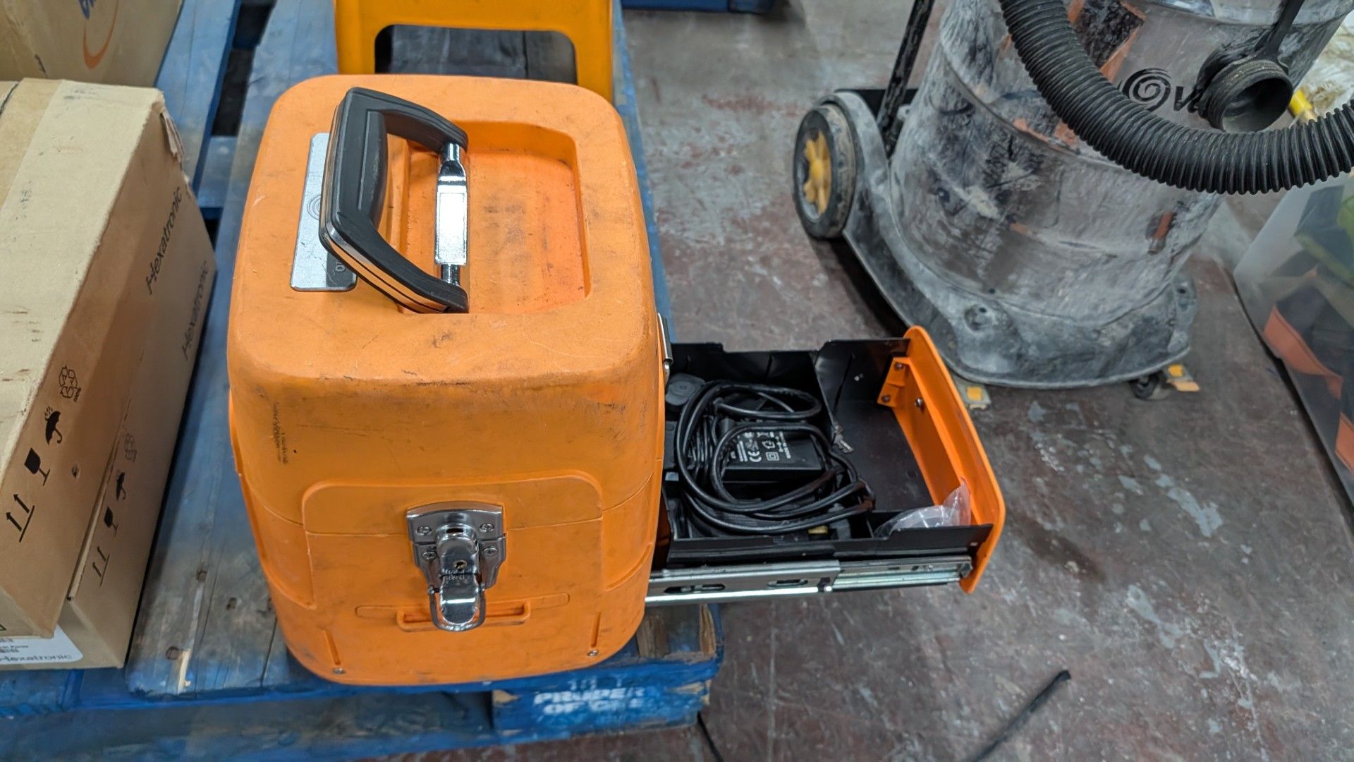 Signal Fire Optical Fiber Fusion Splicer in case. Model AI-8C - Image 20 of 23