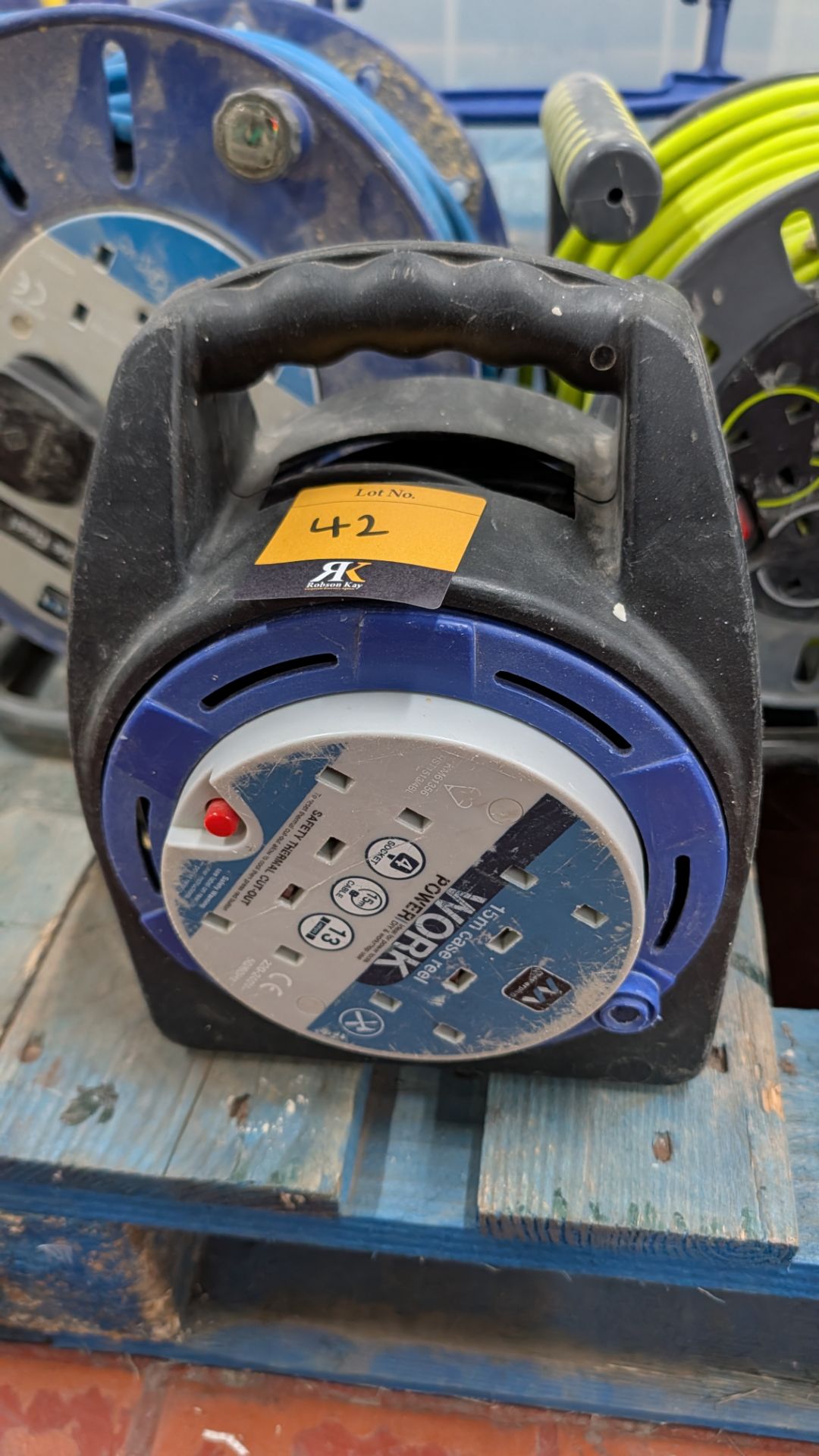 Quantity of Electrical Extension Cables. Comprising the contents of a crate plus three additional fr - Image 3 of 15