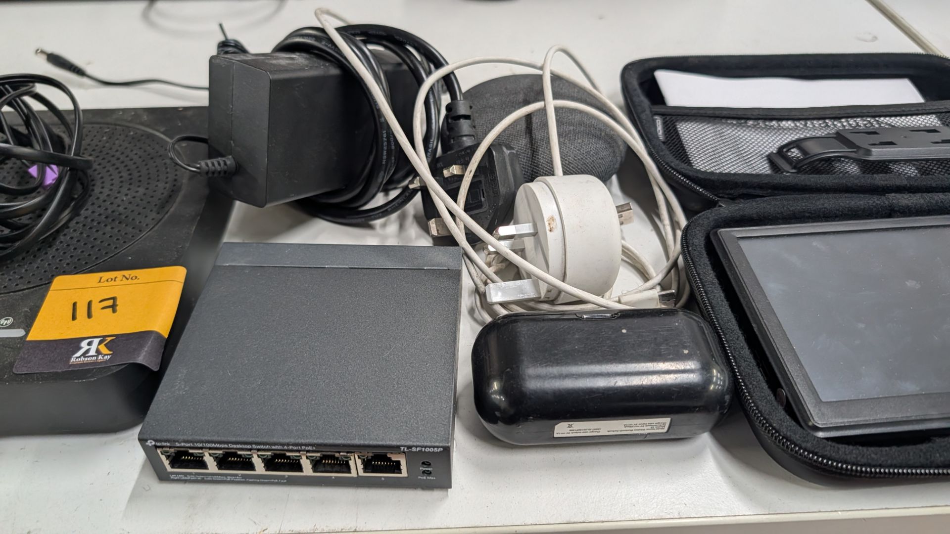 Mixed Networking/ IT Lot. Comprising Switches, Power Packs, Speaker, SATNAV Device and more. NB - Th - Image 8 of 24