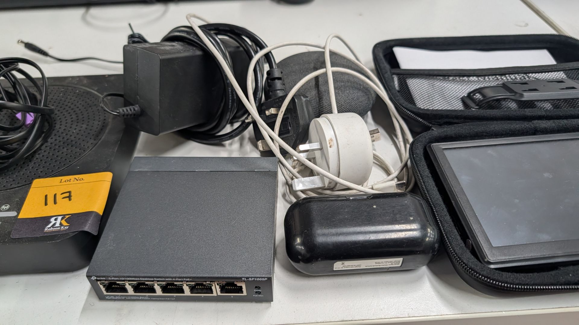 Mixed Networking/ IT Lot. Comprising Switches, Power Packs, Speaker, SATNAV Device and more. NB - Th - Image 9 of 24