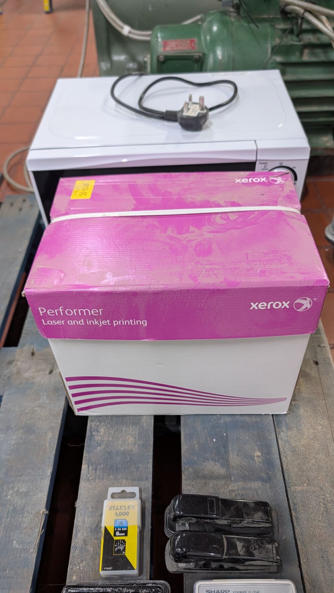 The contents of a Pallet of Miscellaneous Items including Shelving System, Office Supplies and Micro - Image 13 of 17