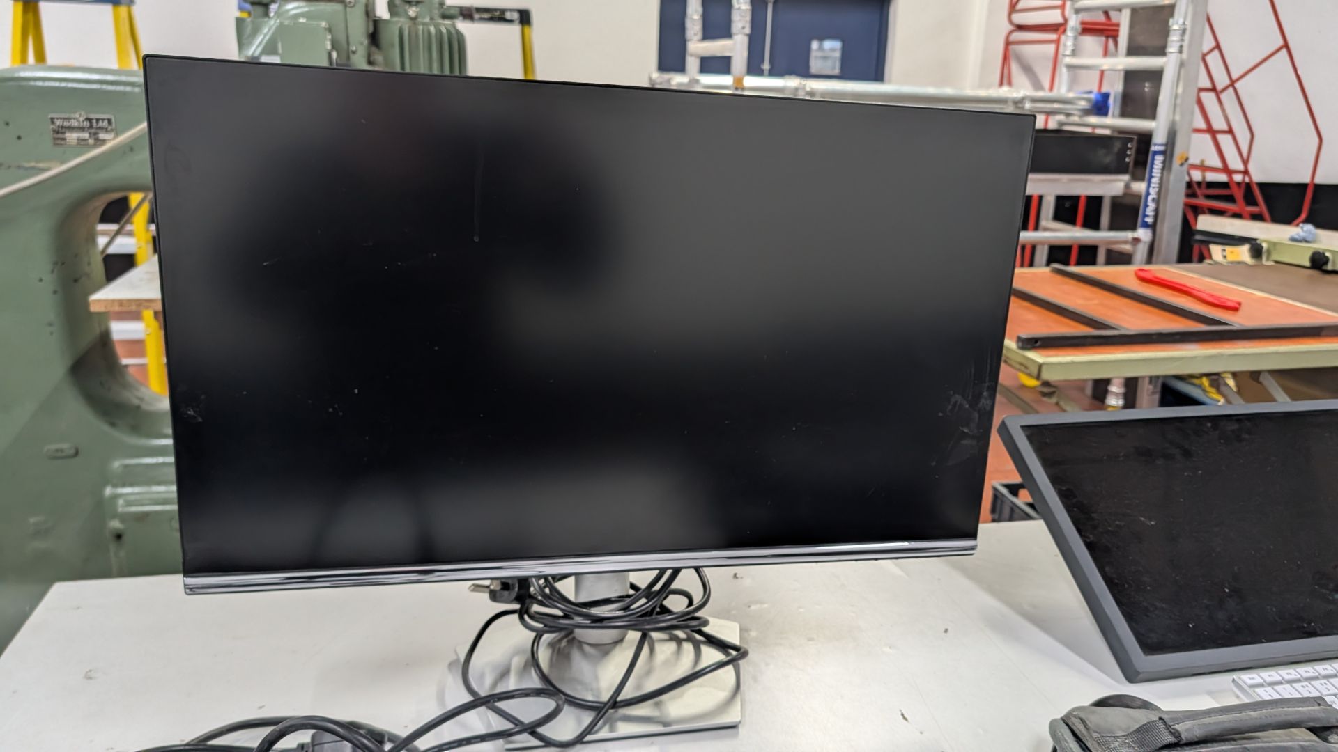 Alienware P45E Laptop plus Monitor with intel i-9 CPU, 32GB Ram, RTX2080, 2 x 500GB SSD's - Image 9 of 21