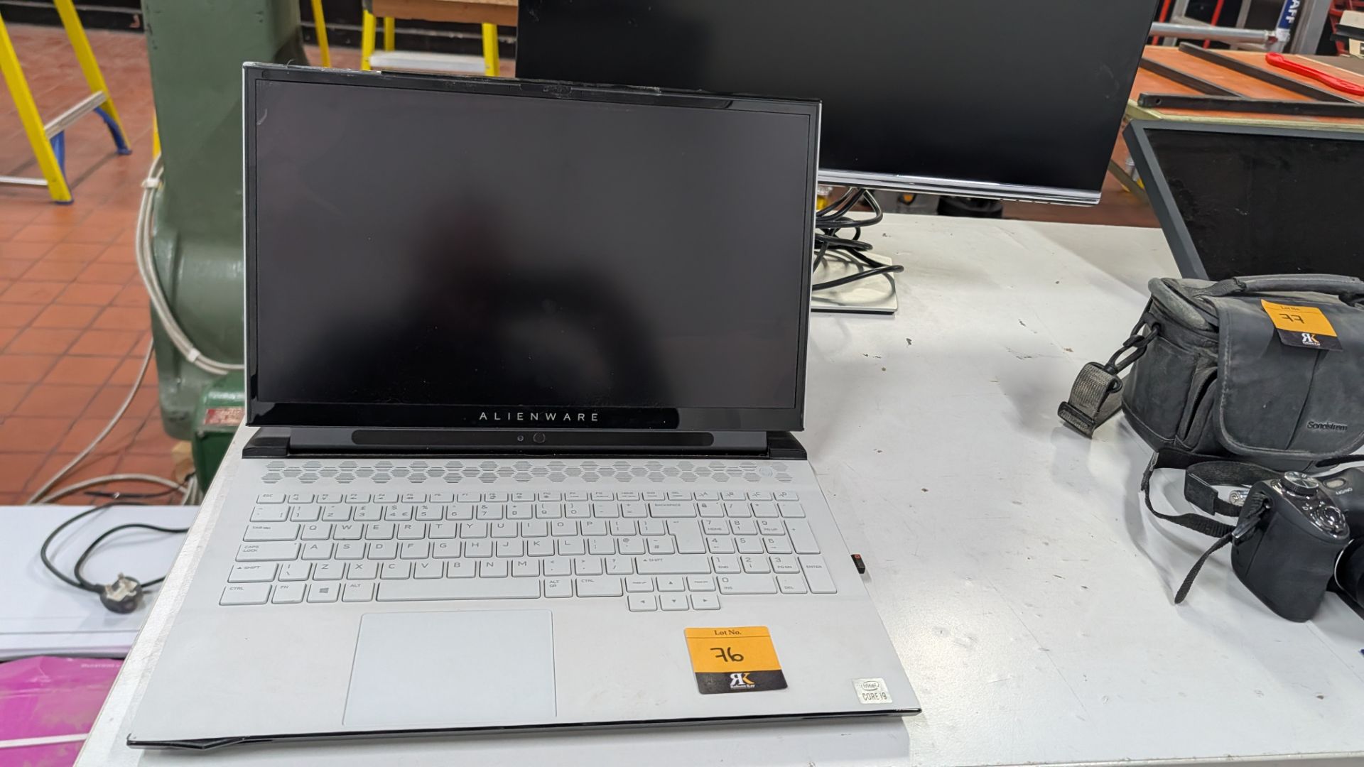 Alienware P45E Laptop plus Monitor with intel i-9 CPU, 32GB Ram, RTX2080, 2 x 500GB SSD's - Image 5 of 21