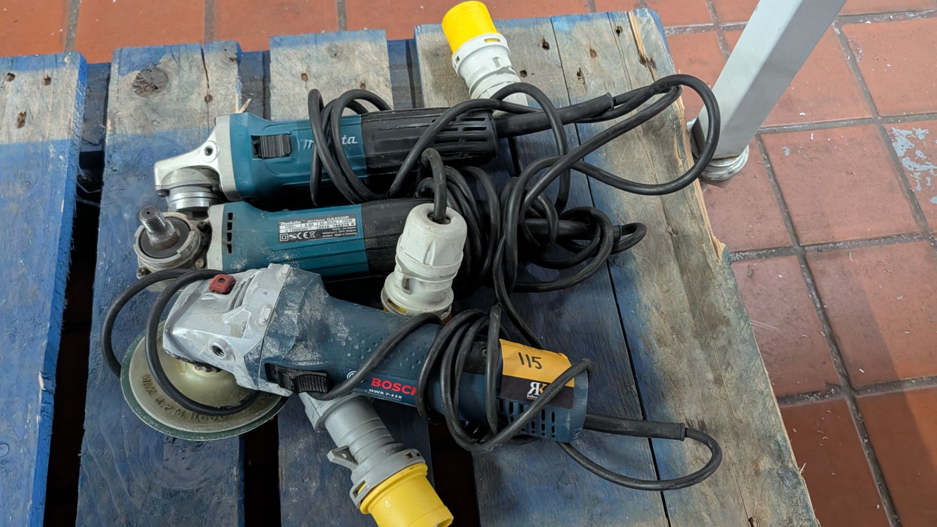 3 off 110v Makita and Bosch Angle Grinders. - Image 14 of 16