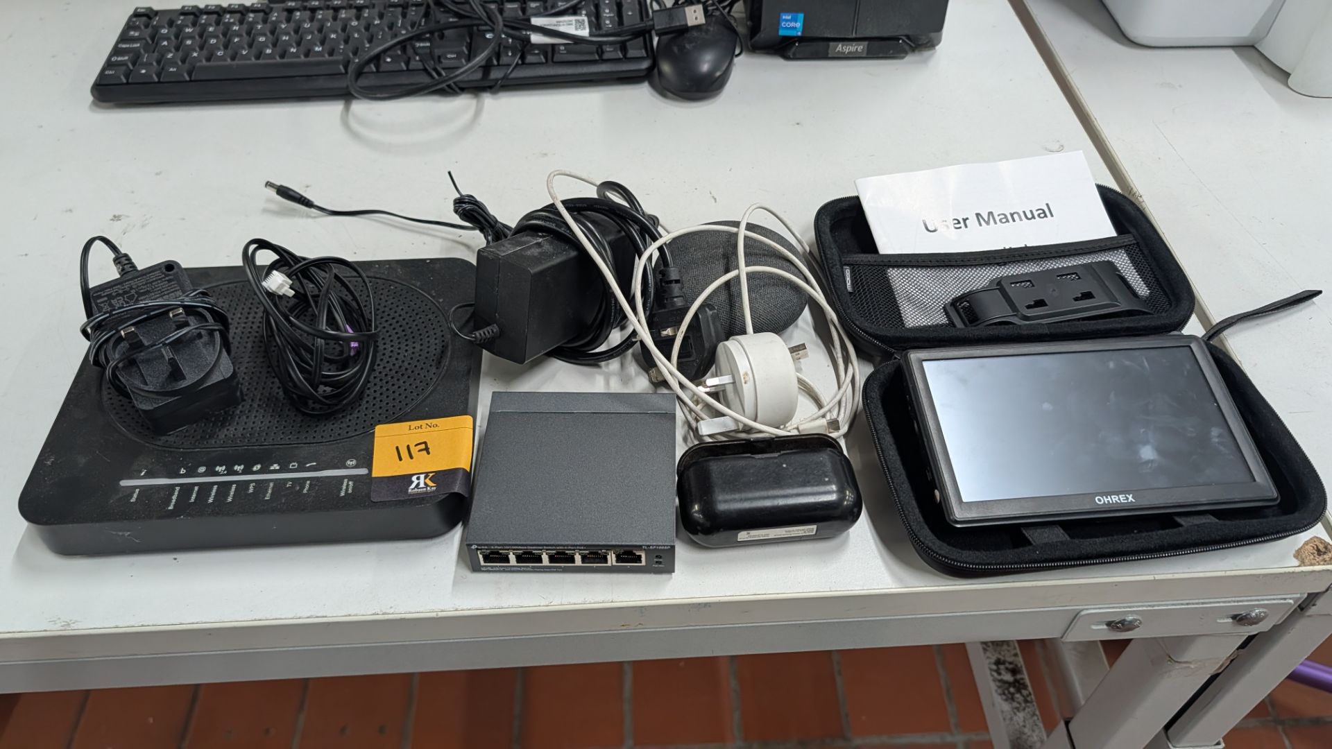 Mixed Networking/ IT Lot. Comprising Switches, Power Packs, Speaker, SATNAV Device and more. NB - Th - Image 20 of 24