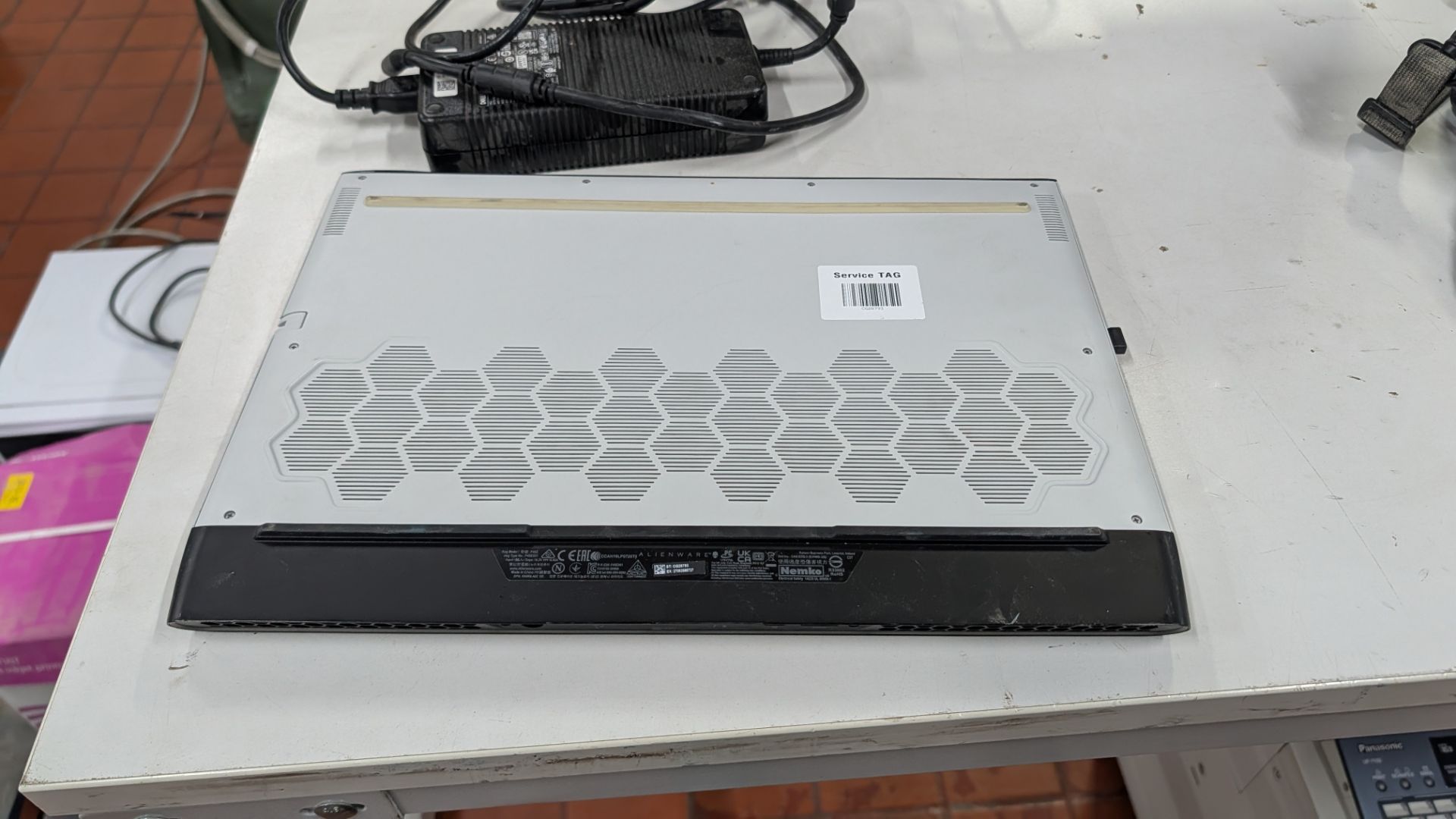 Alienware P45E Laptop plus Monitor with intel i-9 CPU, 32GB Ram, RTX2080, 2 x 500GB SSD's - Image 8 of 21