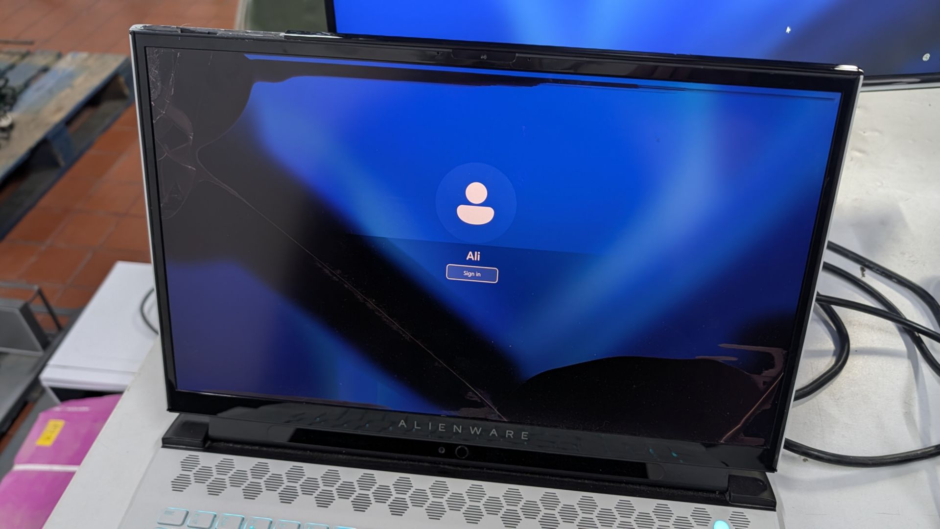 Alienware P45E Laptop plus Monitor with intel i-9 CPU, 32GB Ram, RTX2080, 2 x 500GB SSD's - Image 15 of 21