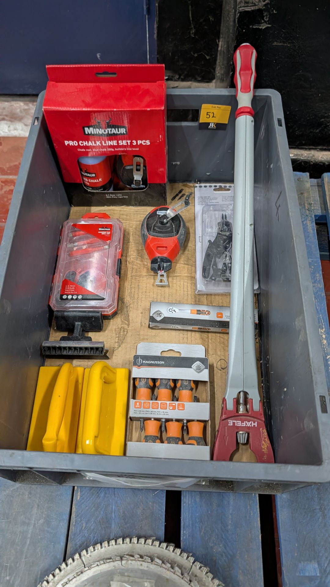 The contents of a Crate of miscellaneous Tools. NB - Crate Excluded. - Image 12 of 14