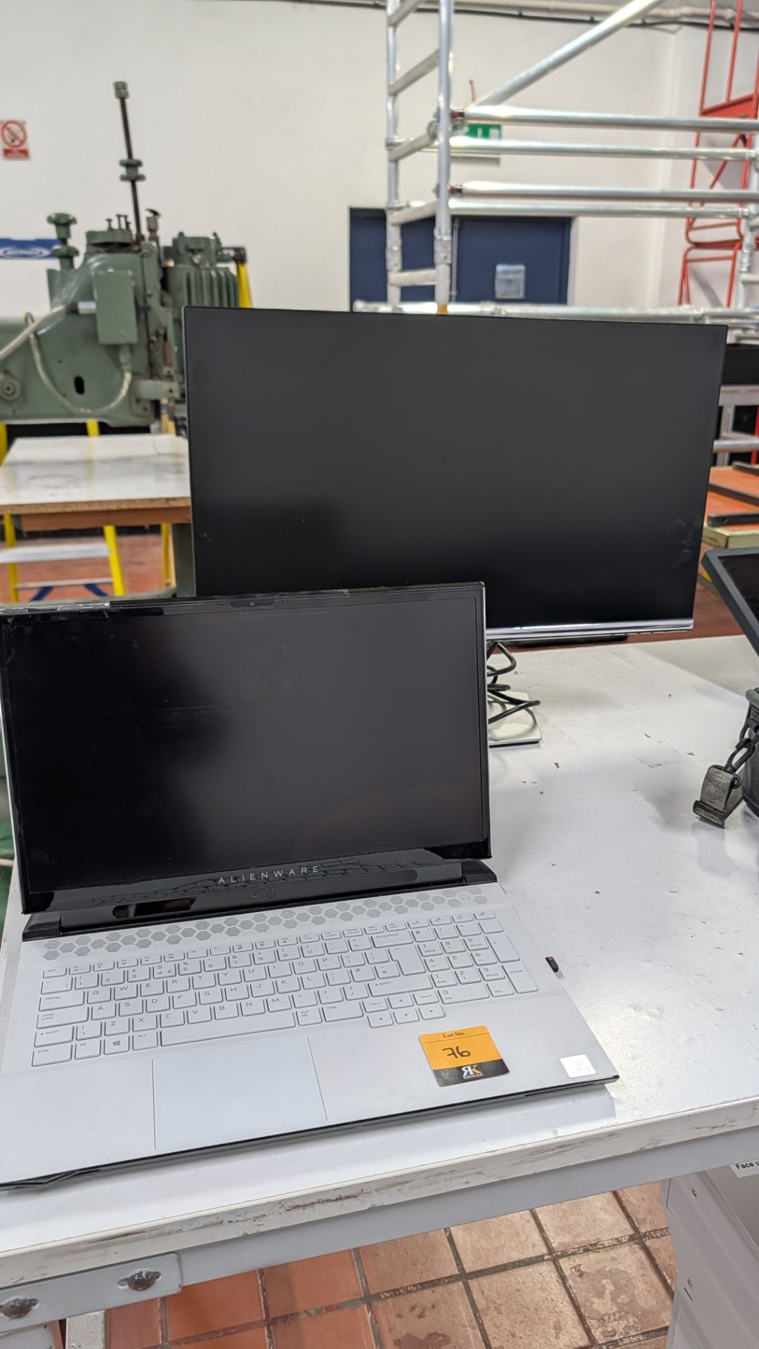 Alienware P45E Laptop plus Monitor with intel i-9 CPU, 32GB Ram, RTX2080, 2 x 500GB SSD's - Image 13 of 21