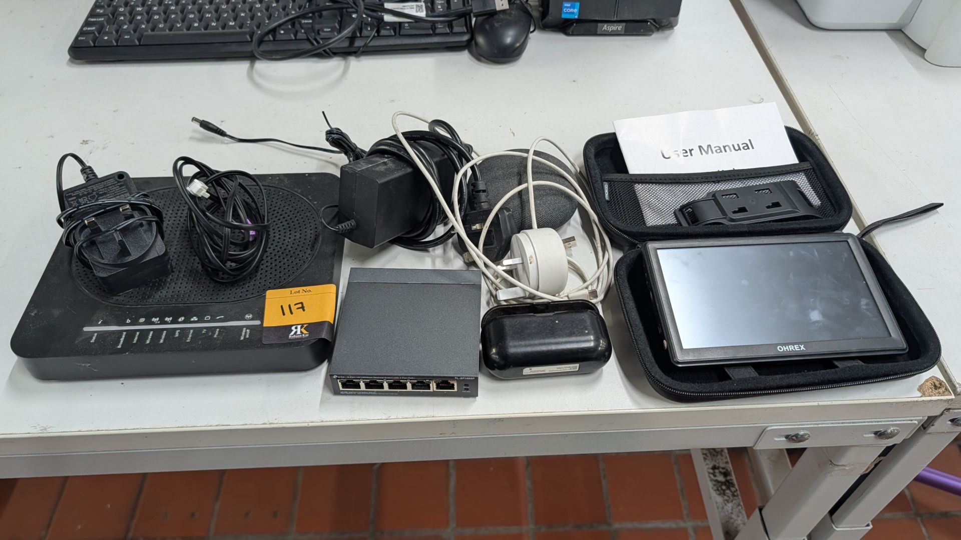 Mixed Networking/ IT Lot. Comprising Switches, Power Packs, Speaker, SATNAV Device and more. NB - Th - Image 18 of 24