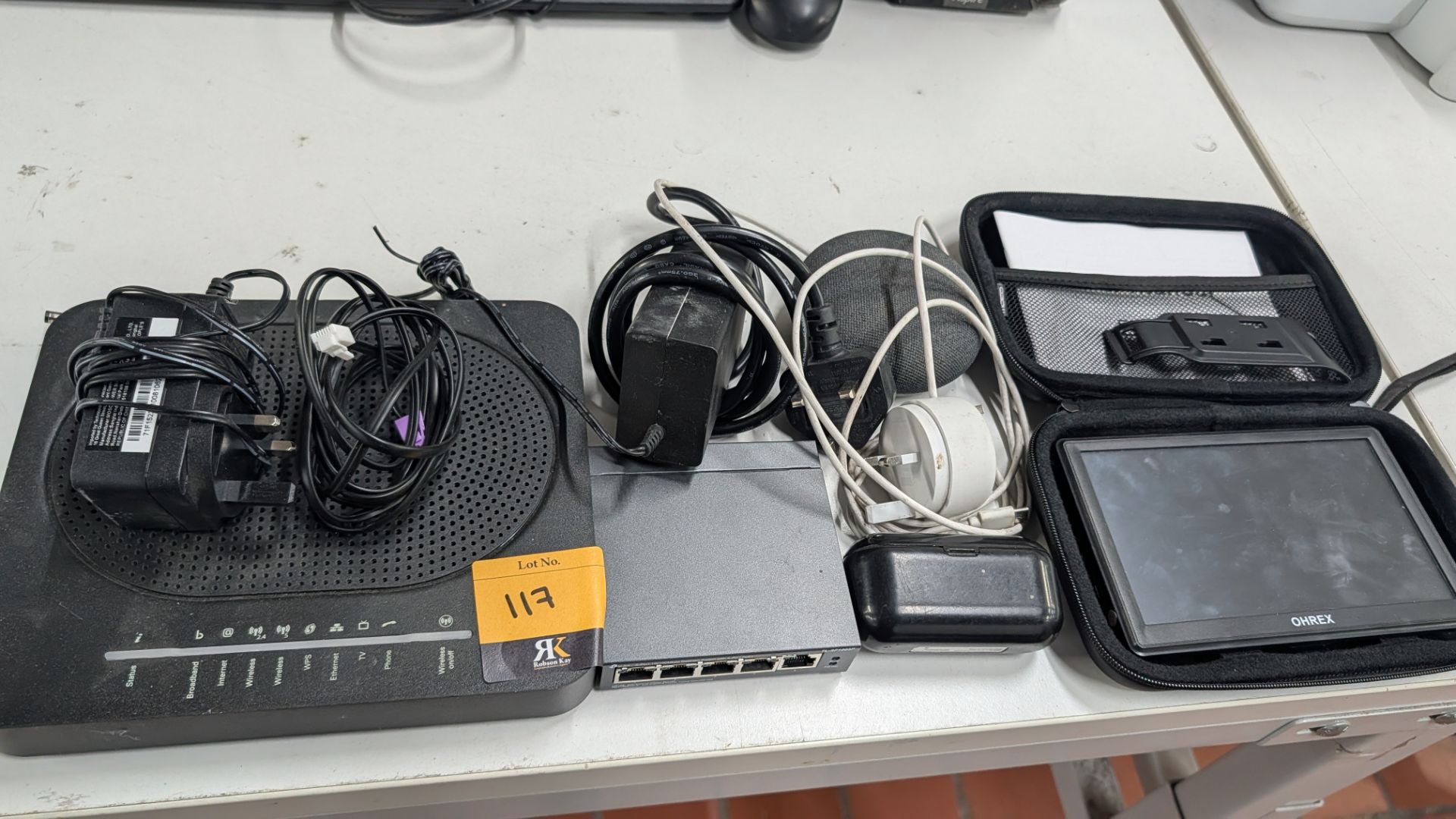 Mixed Networking/ IT Lot. Comprising Switches, Power Packs, Speaker, SATNAV Device and more. NB - Th - Image 2 of 24