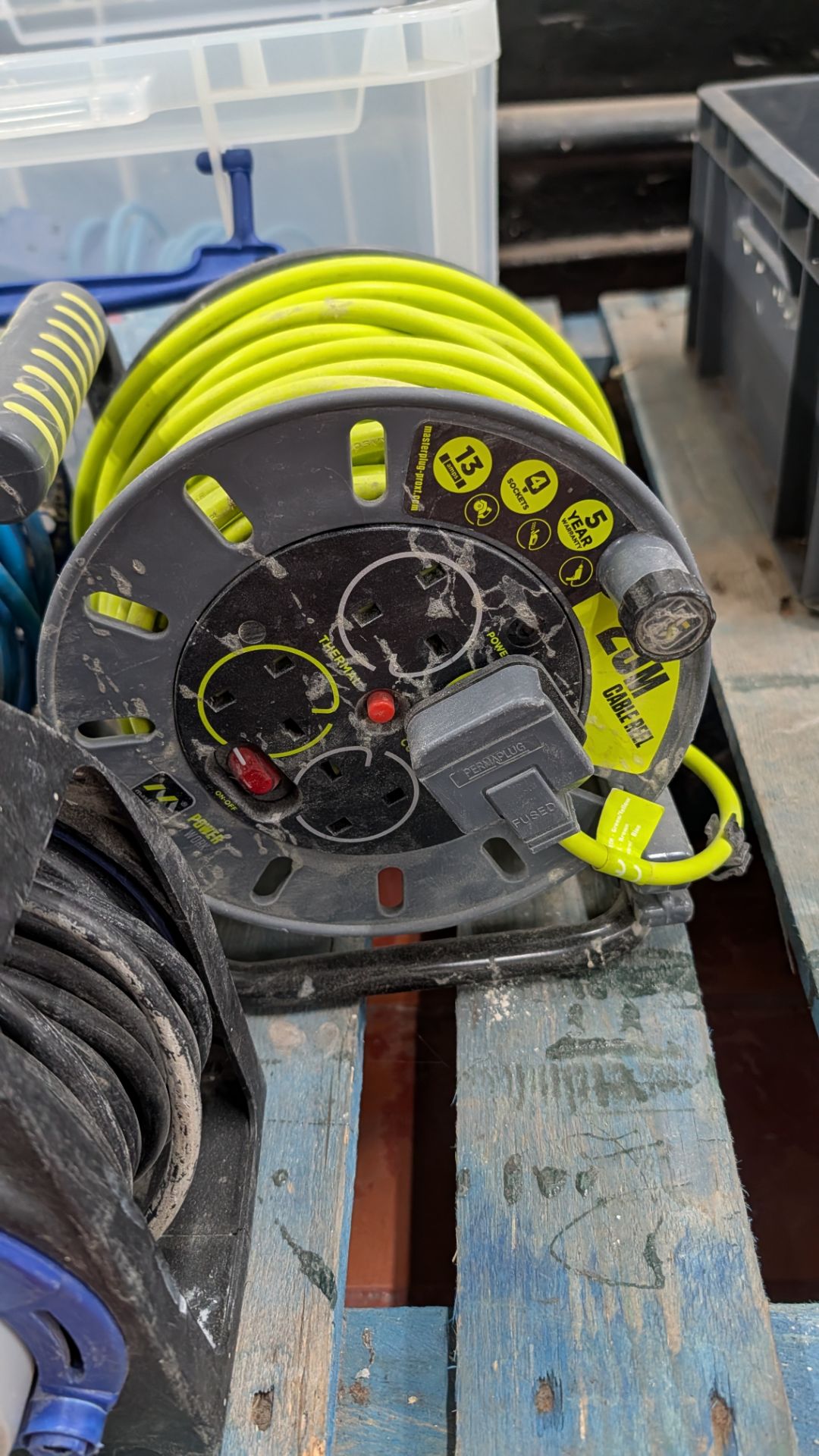 Quantity of Electrical Extension Cables. Comprising the contents of a crate plus three additional fr - Image 6 of 15