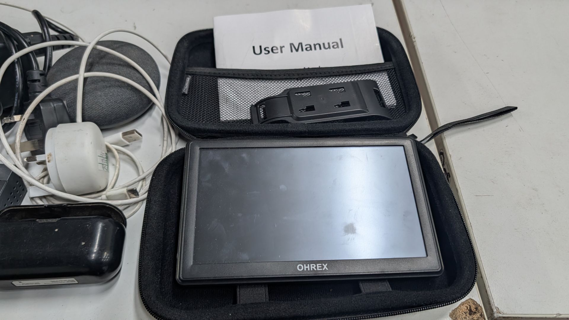 Mixed Networking/ IT Lot. Comprising Switches, Power Packs, Speaker, SATNAV Device and more. NB - Th - Image 15 of 24