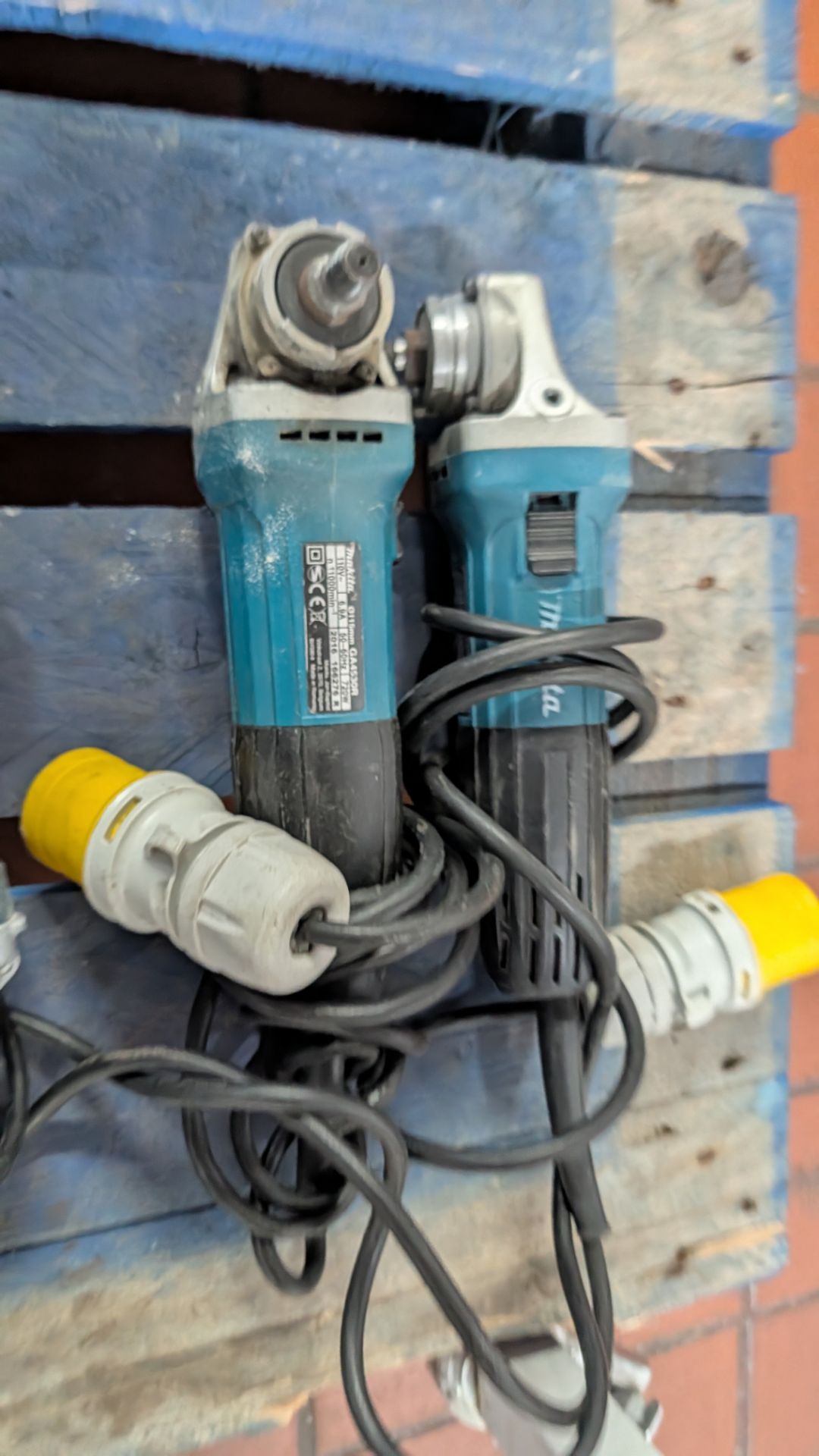 3 off 110v Makita and Bosch Angle Grinders. - Image 11 of 16