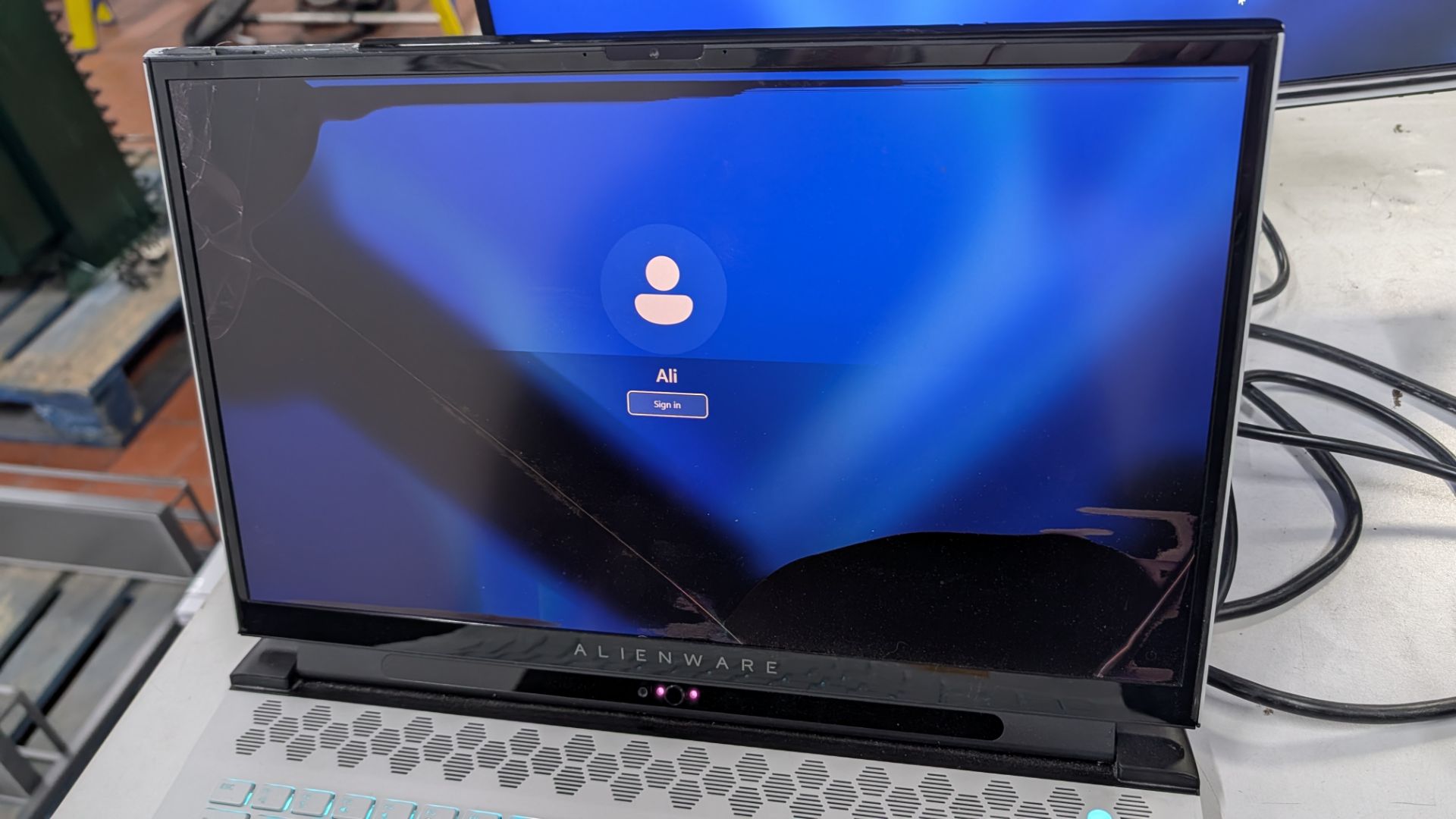 Alienware P45E Laptop plus Monitor with intel i-9 CPU, 32GB Ram, RTX2080, 2 x 500GB SSD's - Image 14 of 21