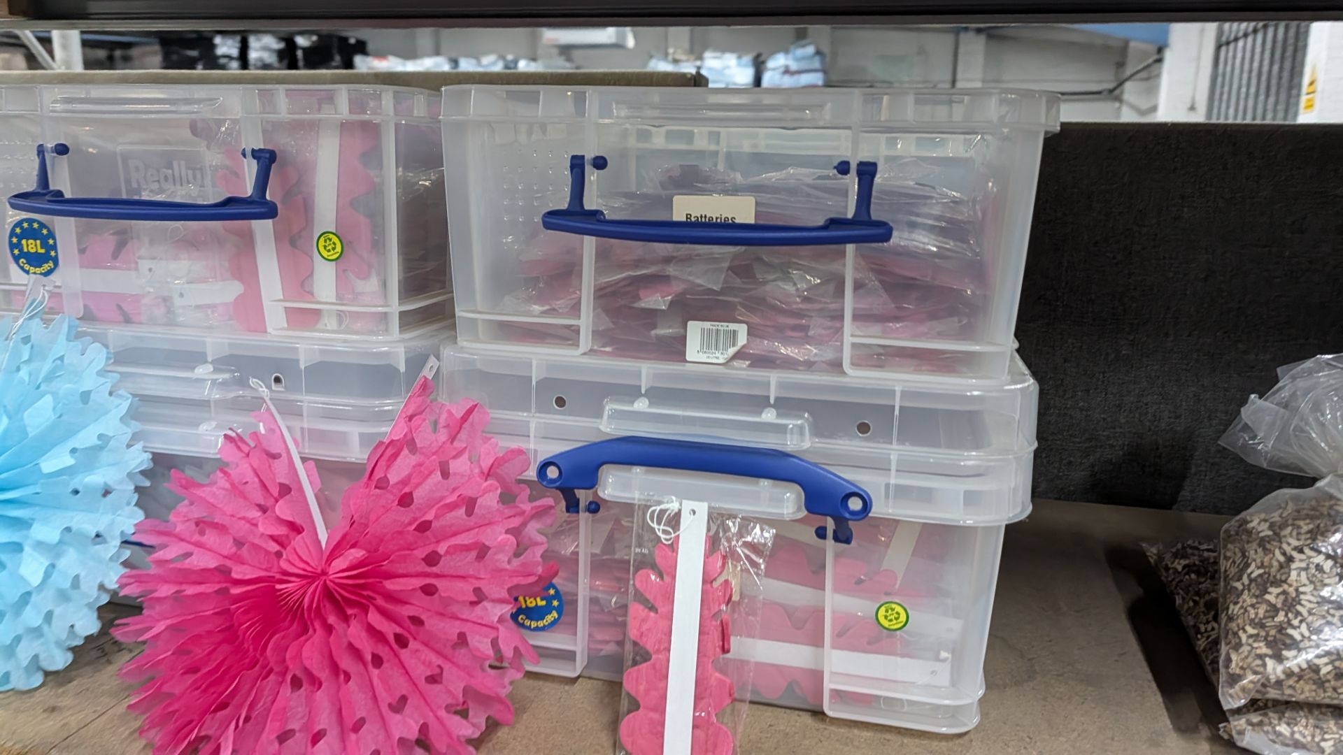 Contents of 6 Crates of Assorted Colour Paper Decorations - 1,000+ Items in total. NB Crates Exclude - Image 6 of 7