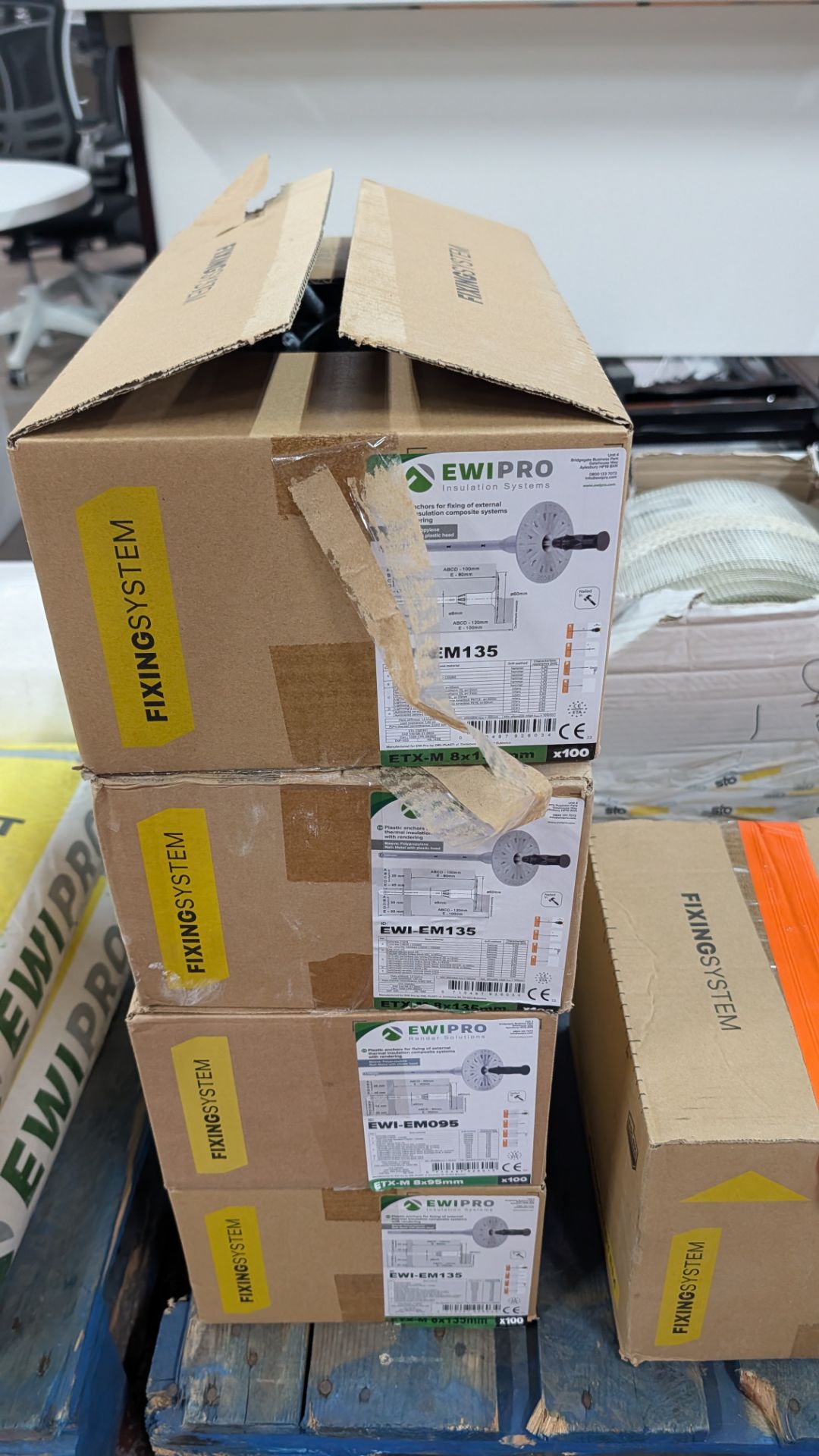 the contents of 2 Pallets of assorted Coatings and related items - Image 16 of 31