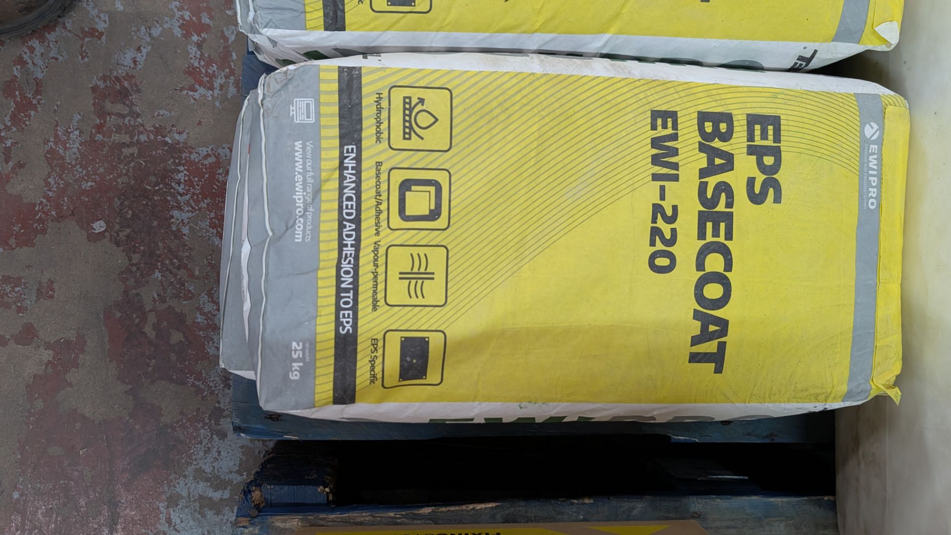 the contents of 2 Pallets of assorted Coatings and related items - Image 6 of 31