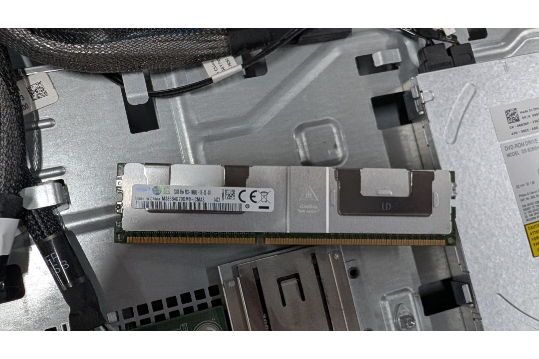 Dell Power Edge R420 Rack- Mountable Server including SanDisk SSD Plus Solid State Removable Hard Dr - Image 21 of 21